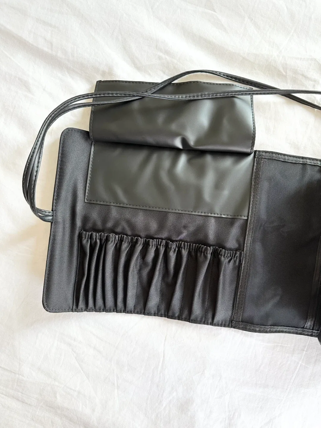 New Happy Makeup Brush And Makeup Organizer Travel Bag image indicator(7)