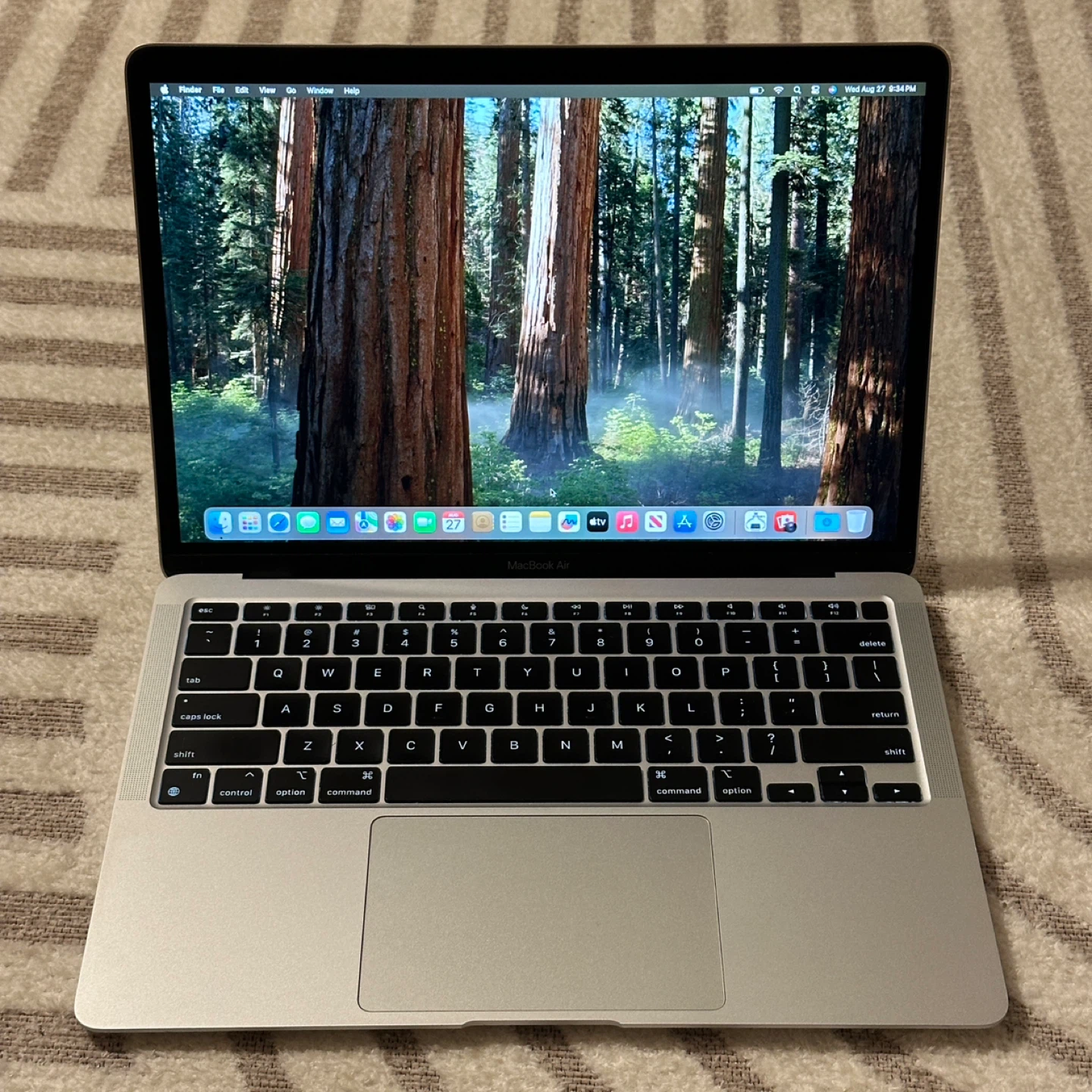 Apple MacBook Air 2020 - M1 16/256 GB - Silver (with box)
