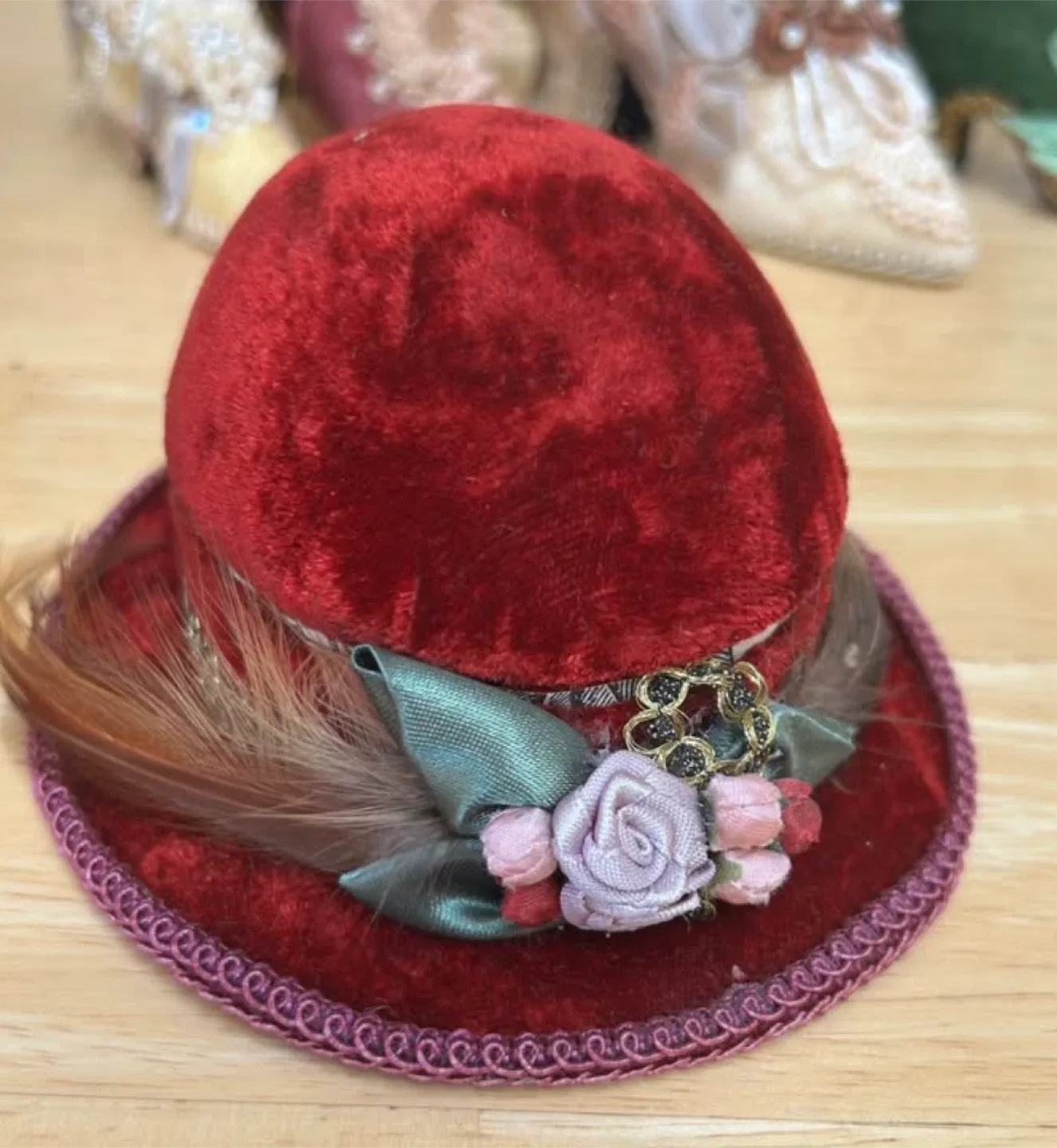 Decorative shoes and hats by Wayne Kleski image indicator(8)