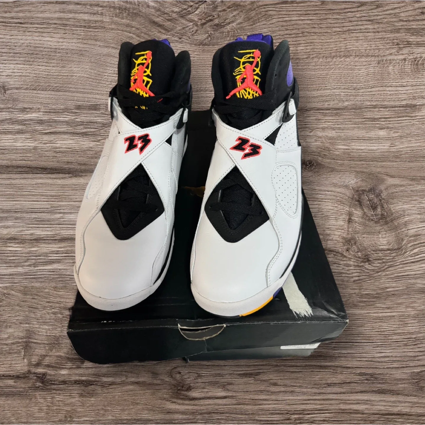 DS Air Jordan 8 Retro 3Peat- Size 9 thumbnail