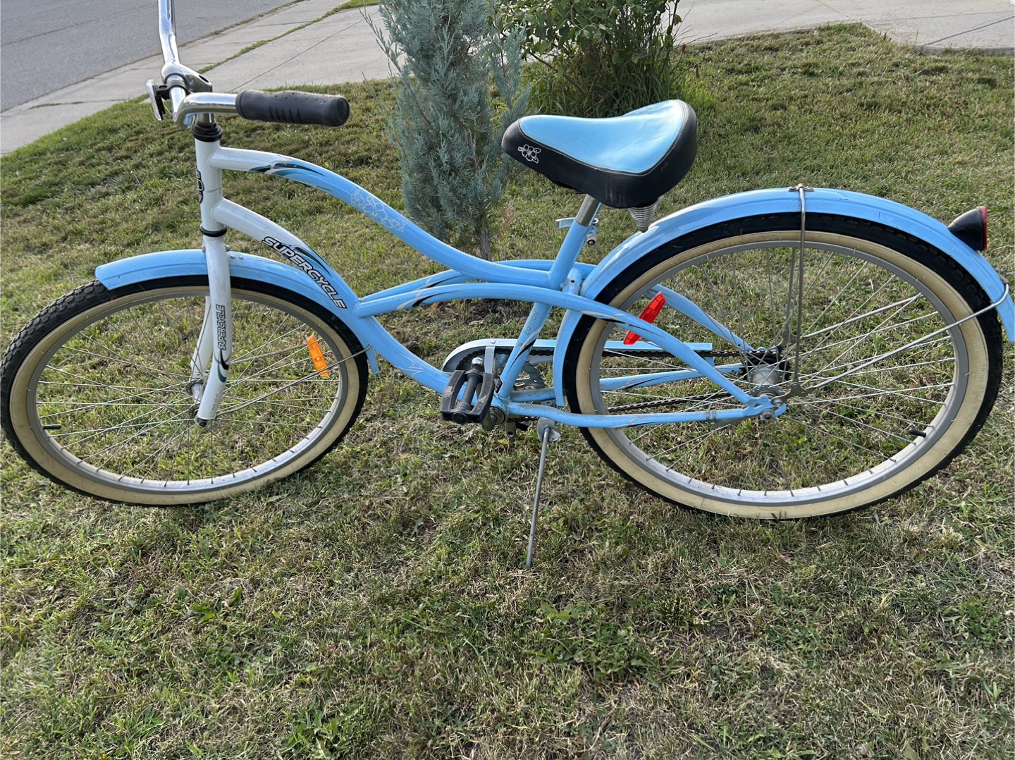 Supercycle Anniversary Edition Cruiser Bike - Light Blue