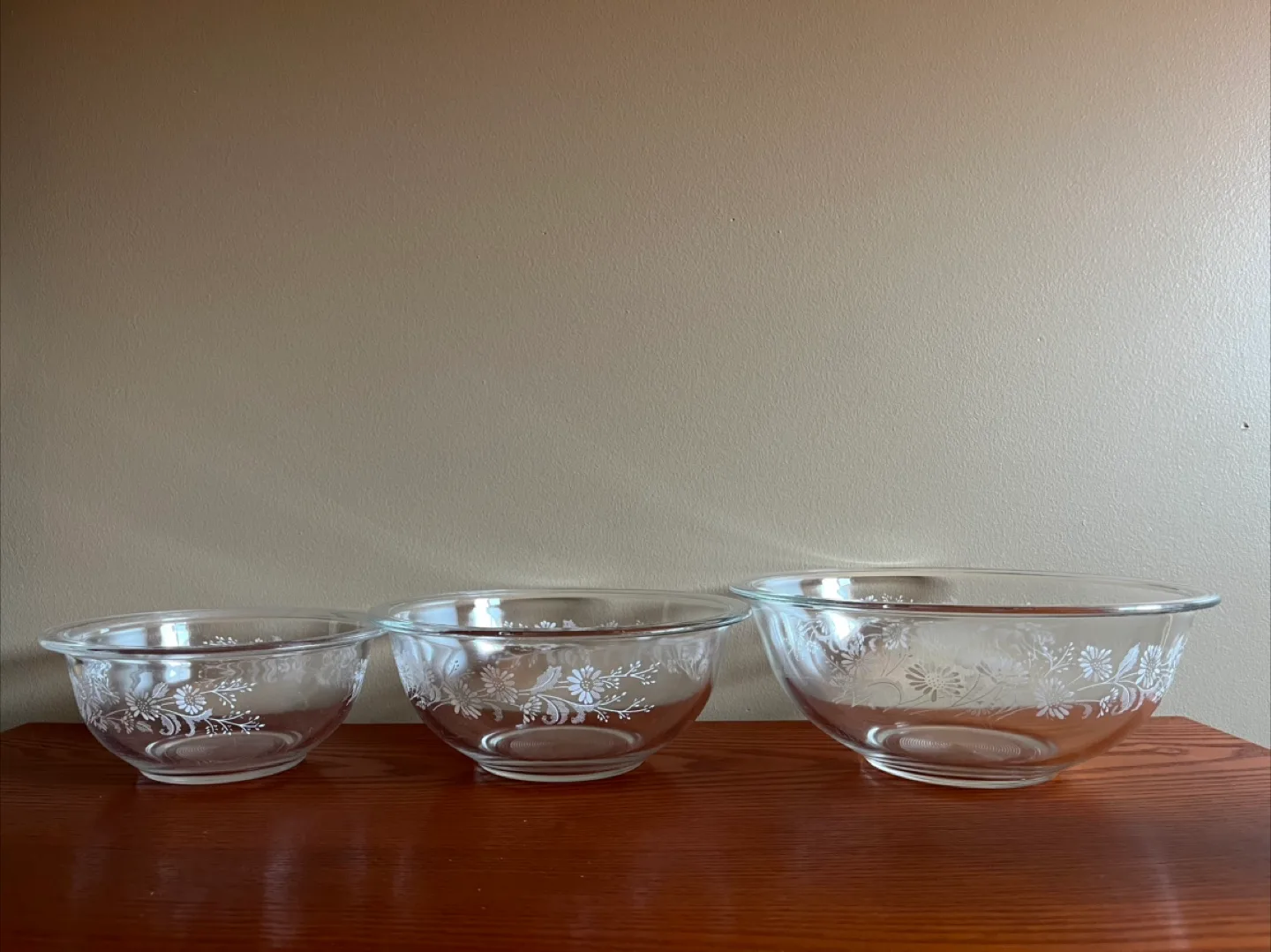 VINTAGE PYREX COLONIAL WHITE LACE CLEAR MIXING BOWLS thumbnail