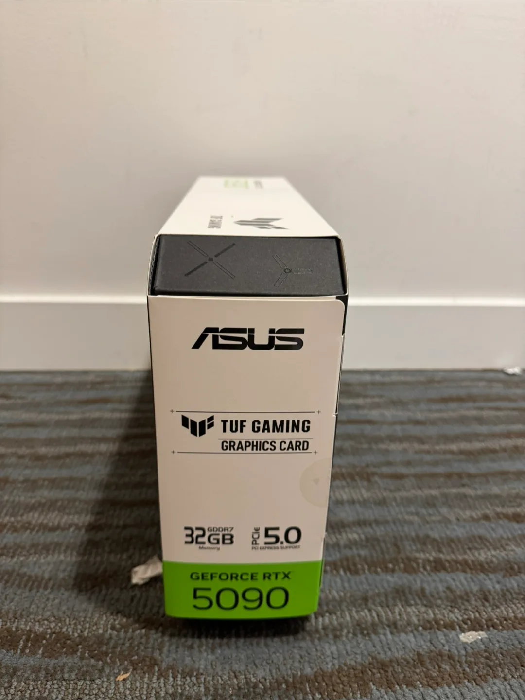 Asus tuf geforce rtx 5090 video card Brand New image indicator(4)