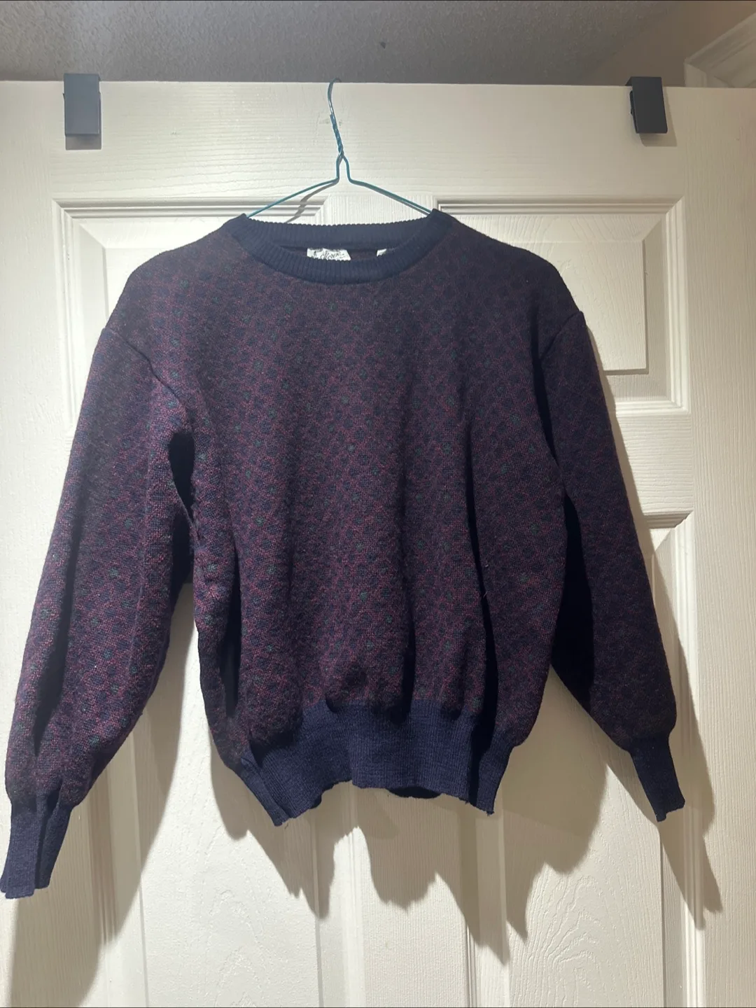 Vintage patterned sweater thumbnail