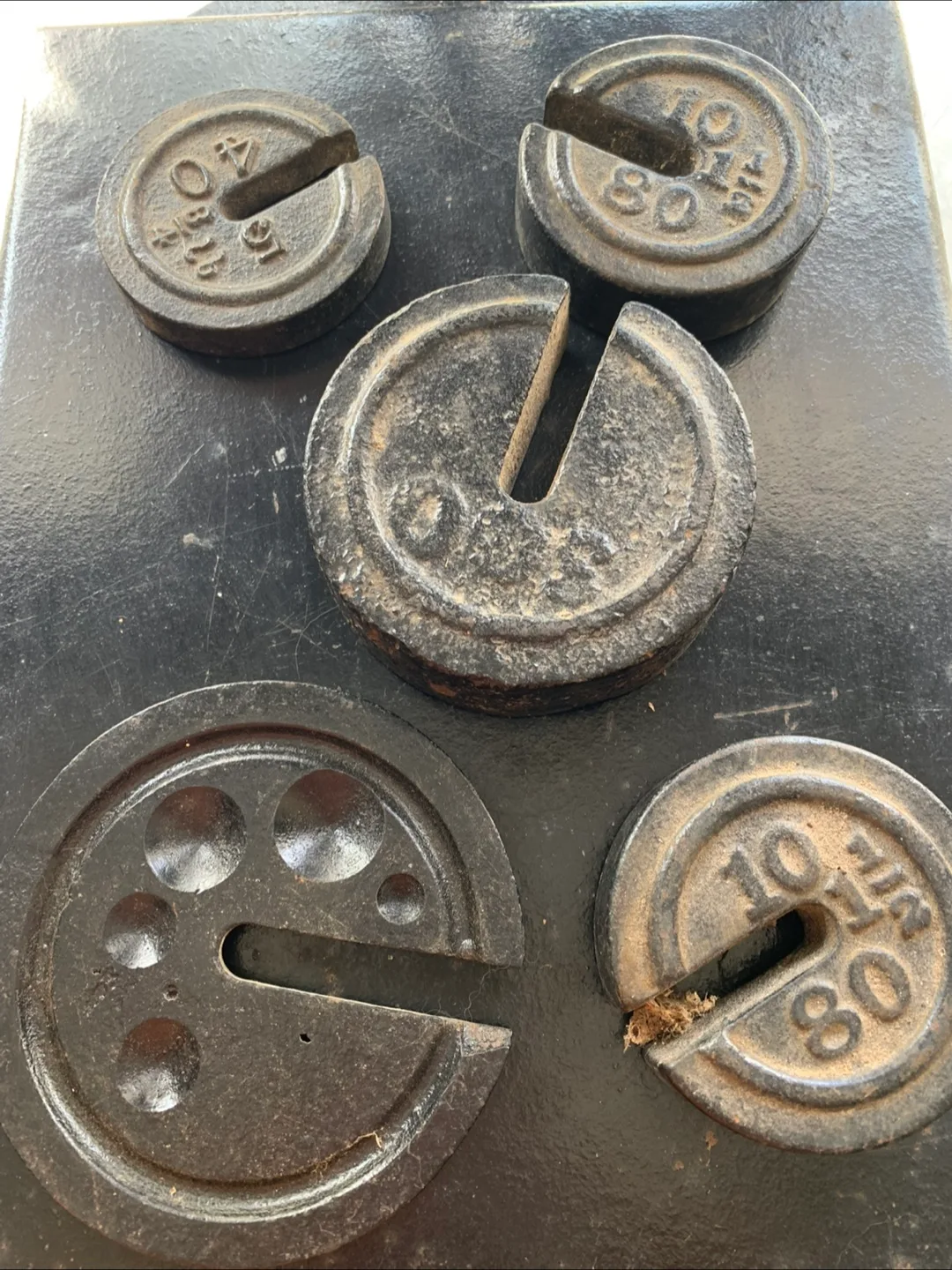 Vintage Champion Scale with Weights image indicator(5)