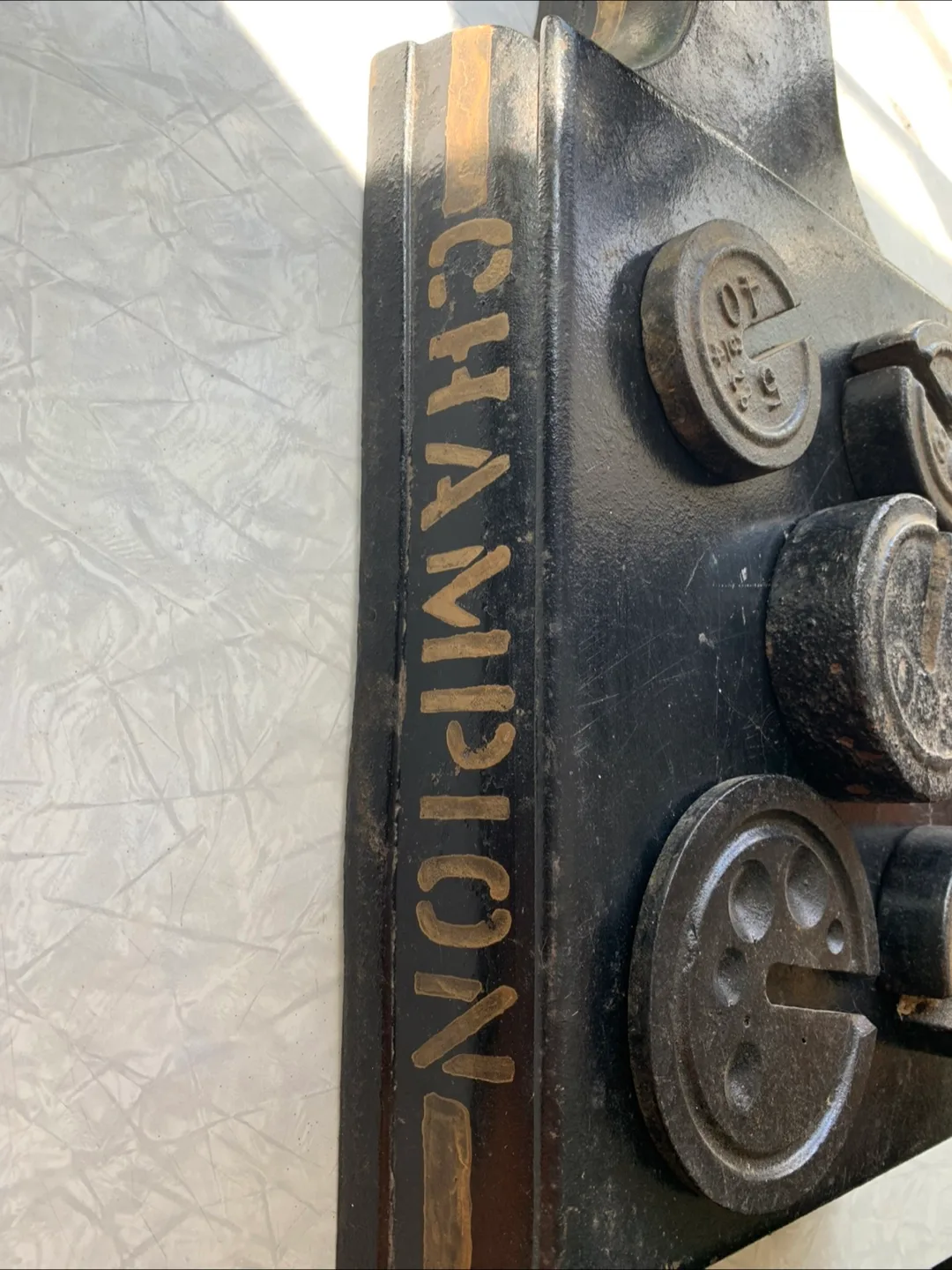 Vintage Champion Scale with Weights image indicator(3)