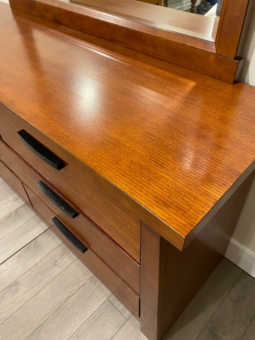 Solid Wood Dresser image indicator(3)