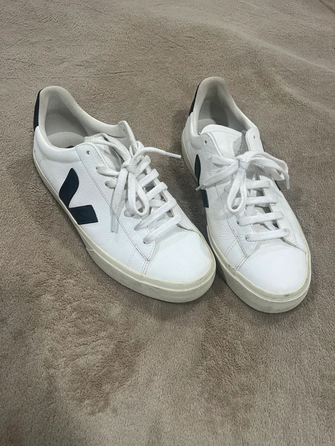 Veja Esplar Leather White Sneakers image indicator(3)