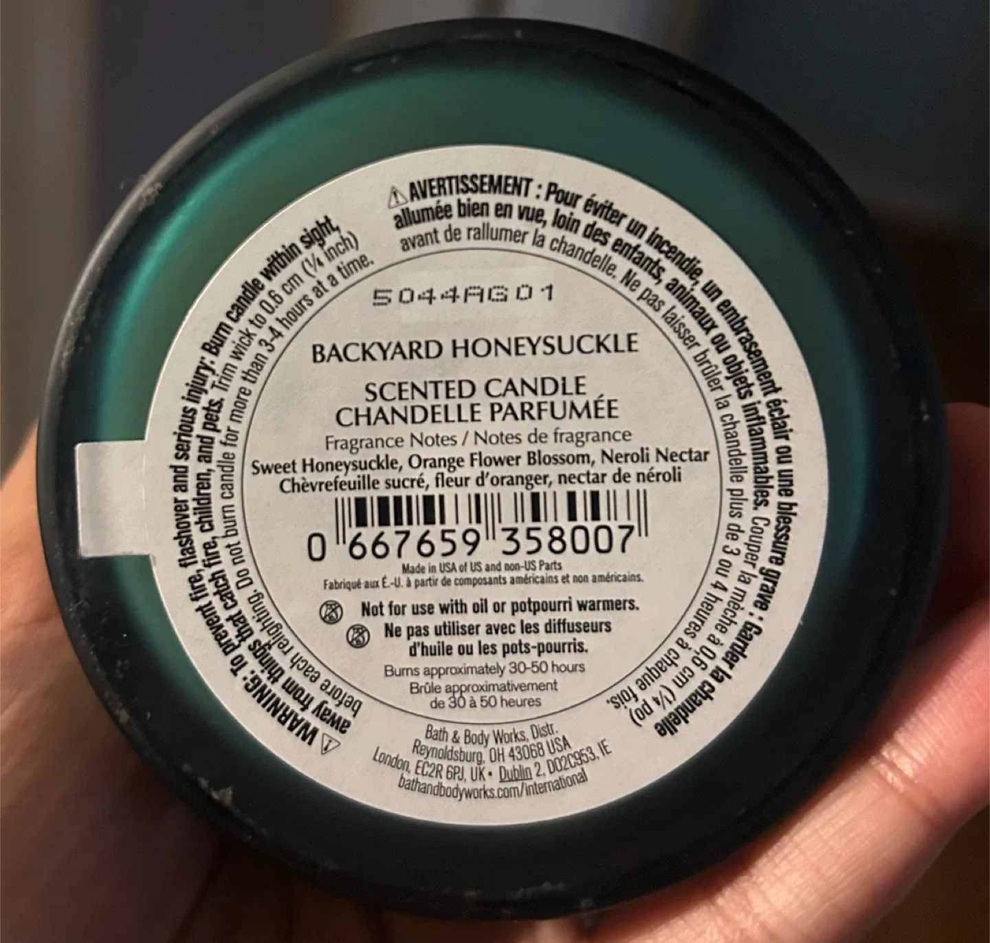 Bath & Body Works Backyard Honeysuckle Candle image indicator(2)