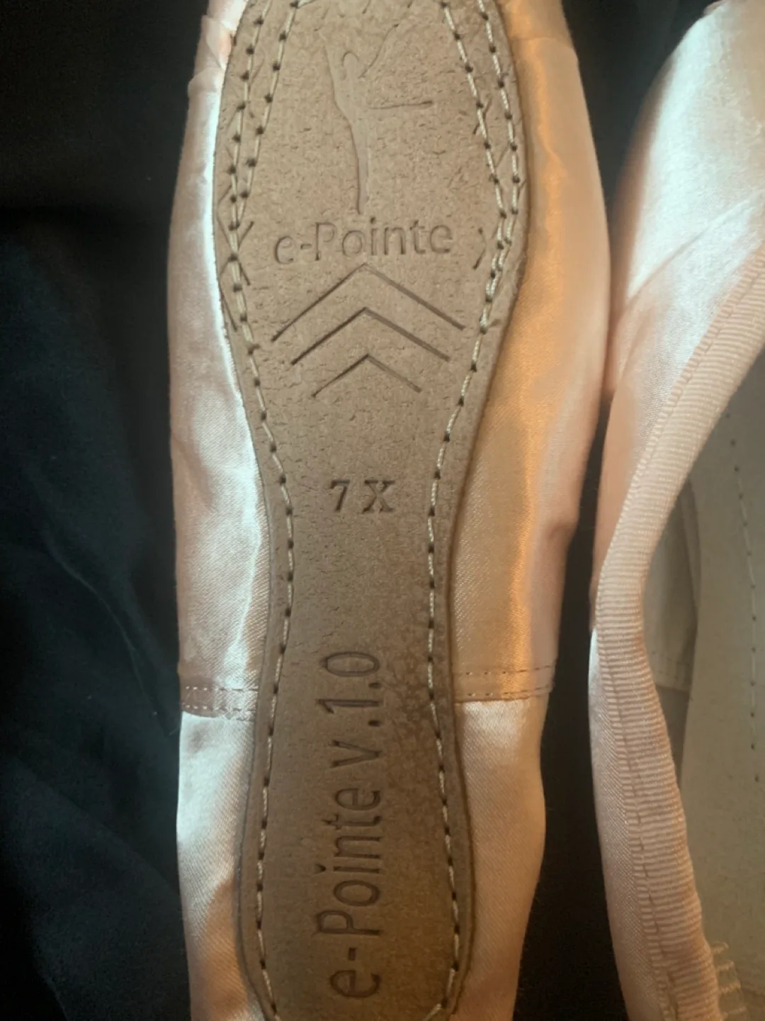 E-Pointe Ballet Shoes Size 7X image indicator(3)