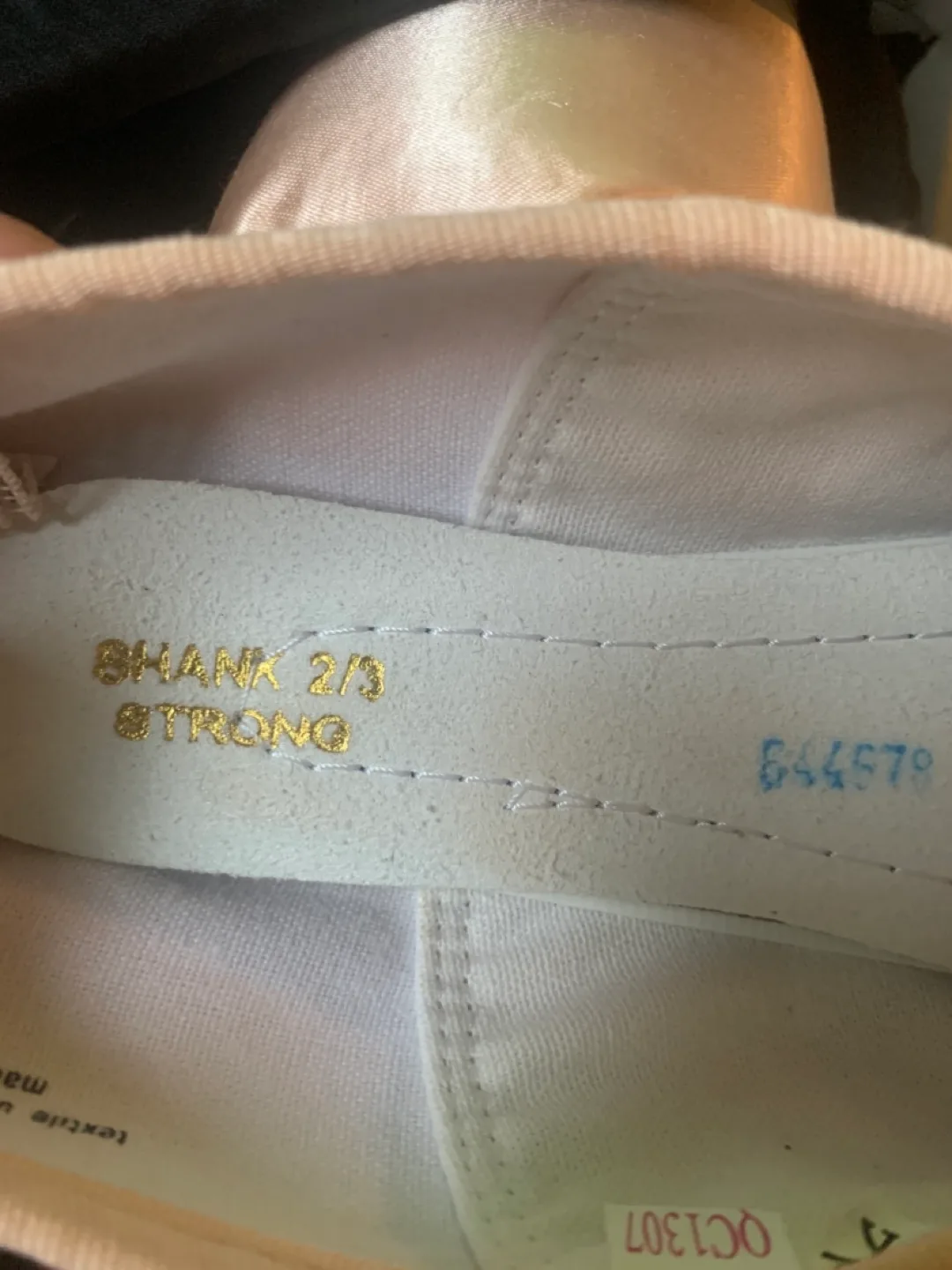 E-Pointe Ballet Shoes Size 7X image indicator(2)