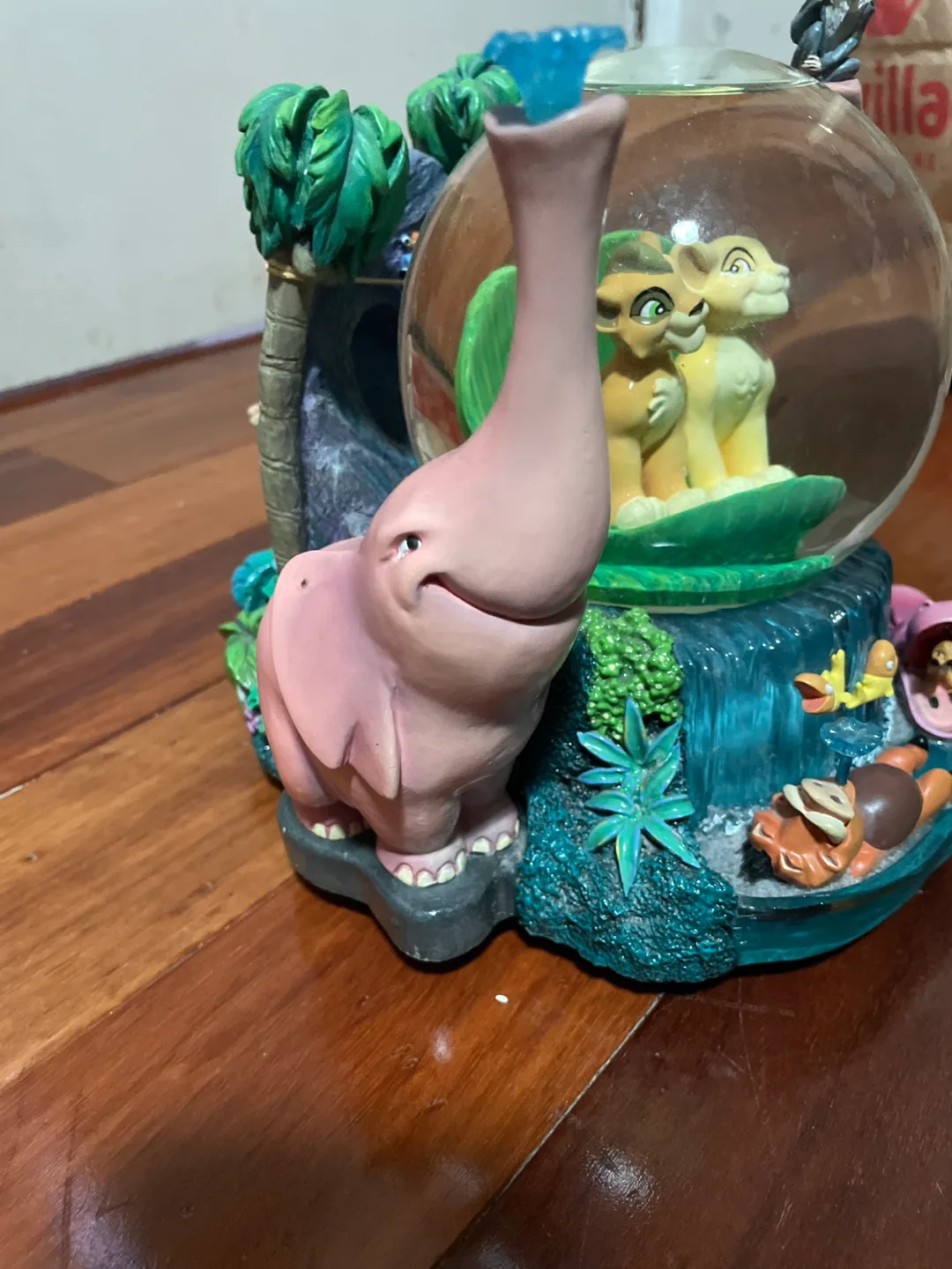 Disney Lion King Snow Globe image indicator(3)