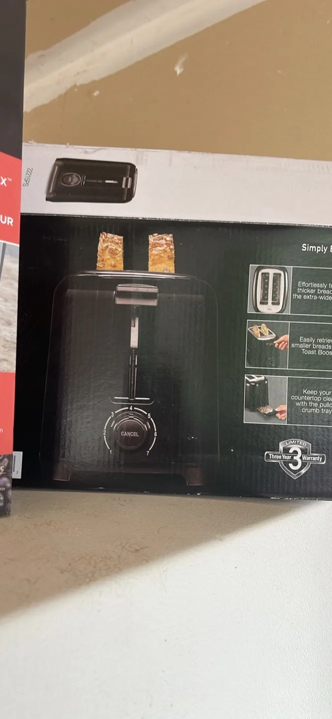 BLACK+DECKER Simply Better Toaster thumbnail