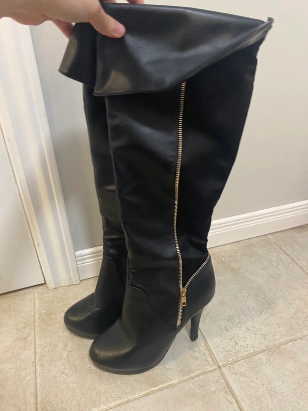 Black Thigh High Heel Boots thumbnail