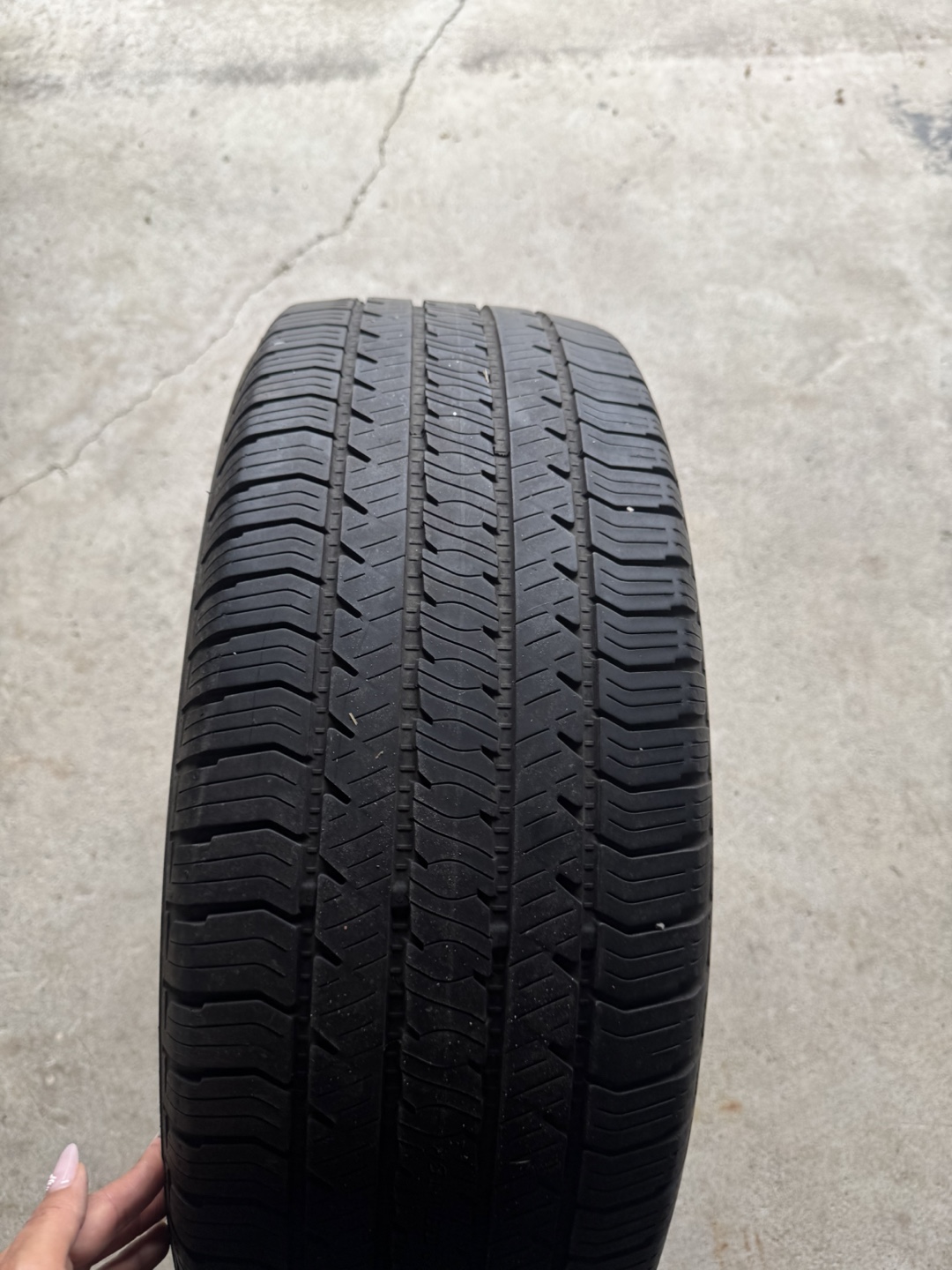 General Evertrek GT Tire - 235/60 R17