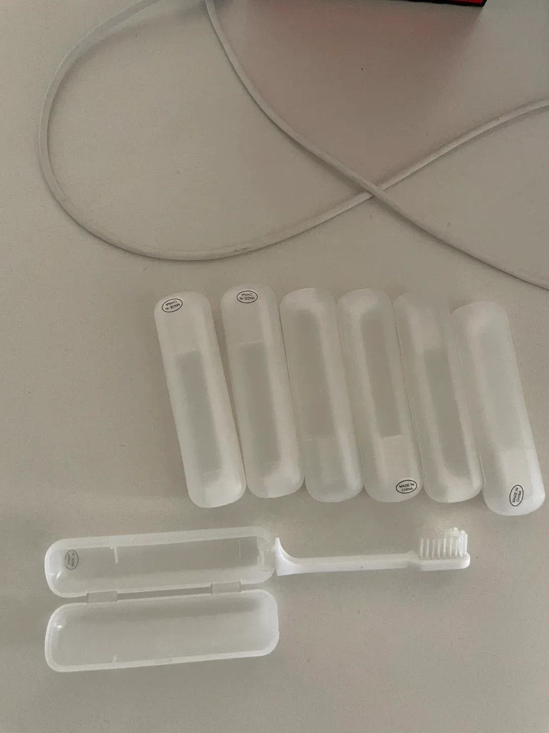 Toothbrush Travel Cases image indicator(2)