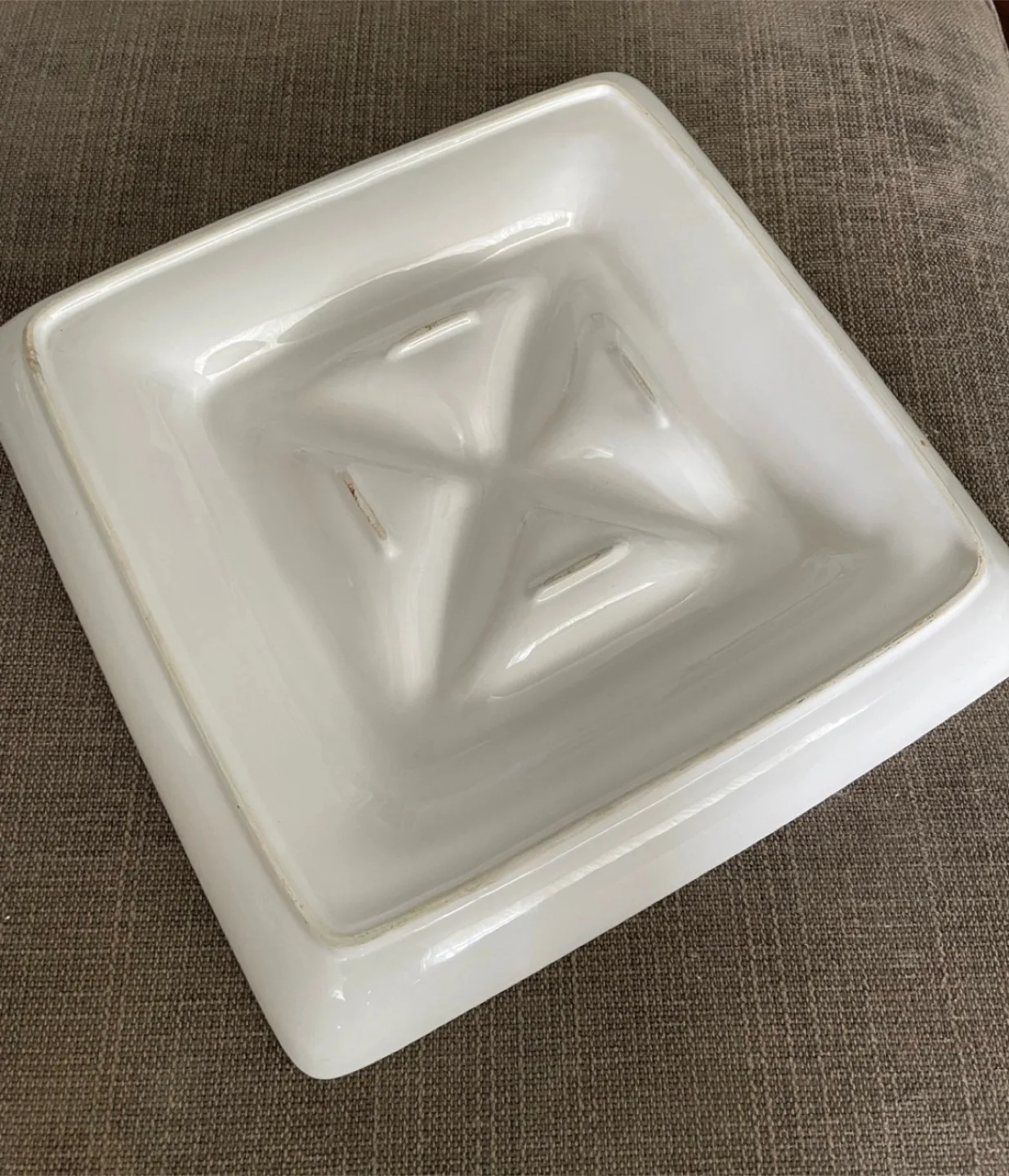 Square White Serving Dish with Brown Wood Insert image indicator(3)