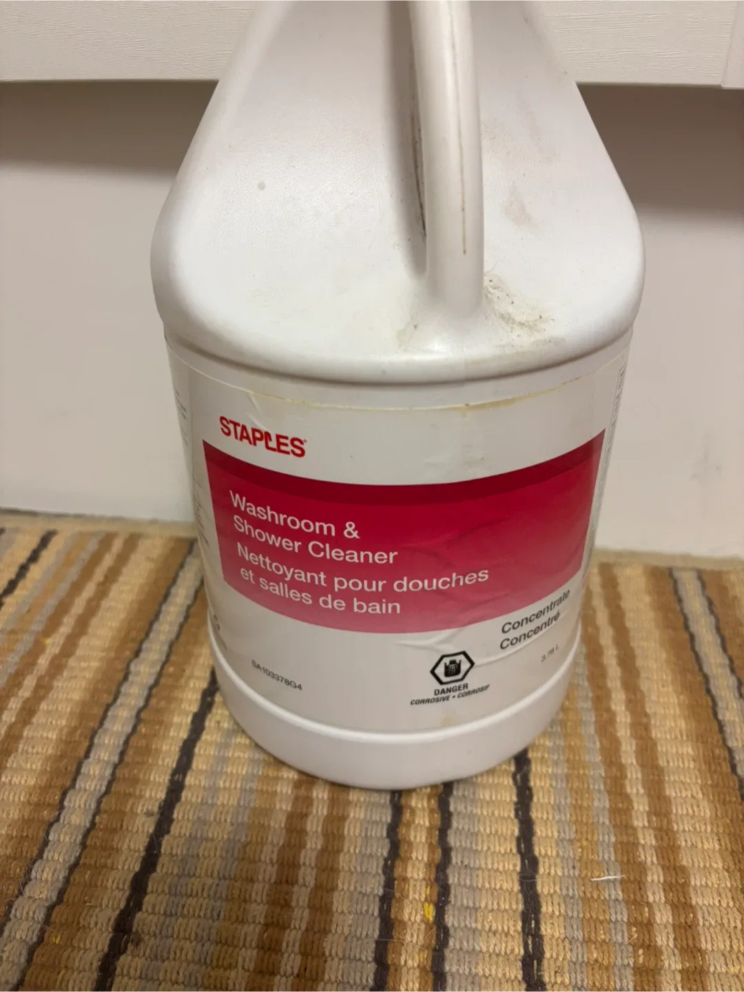 Staples Washroom & Shower Cleaner - 3.78 L thumbnail