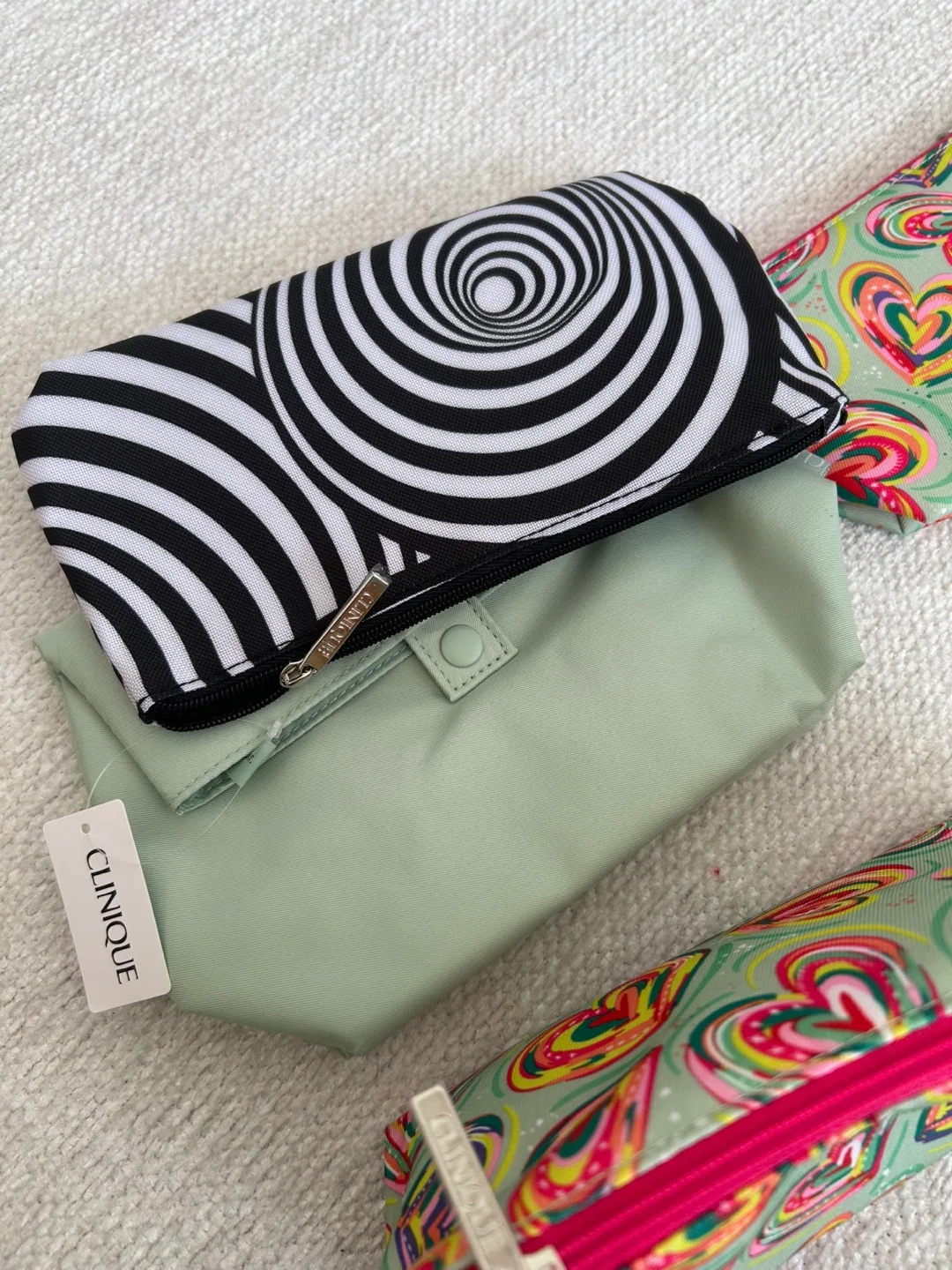 Clinique Makeup Bags image indicator(2)