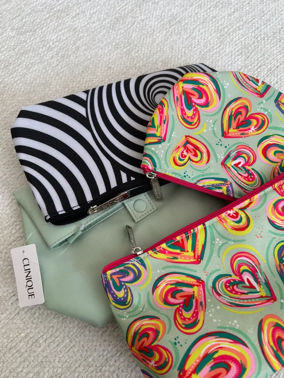 Clinique Makeup Bags thumbnail