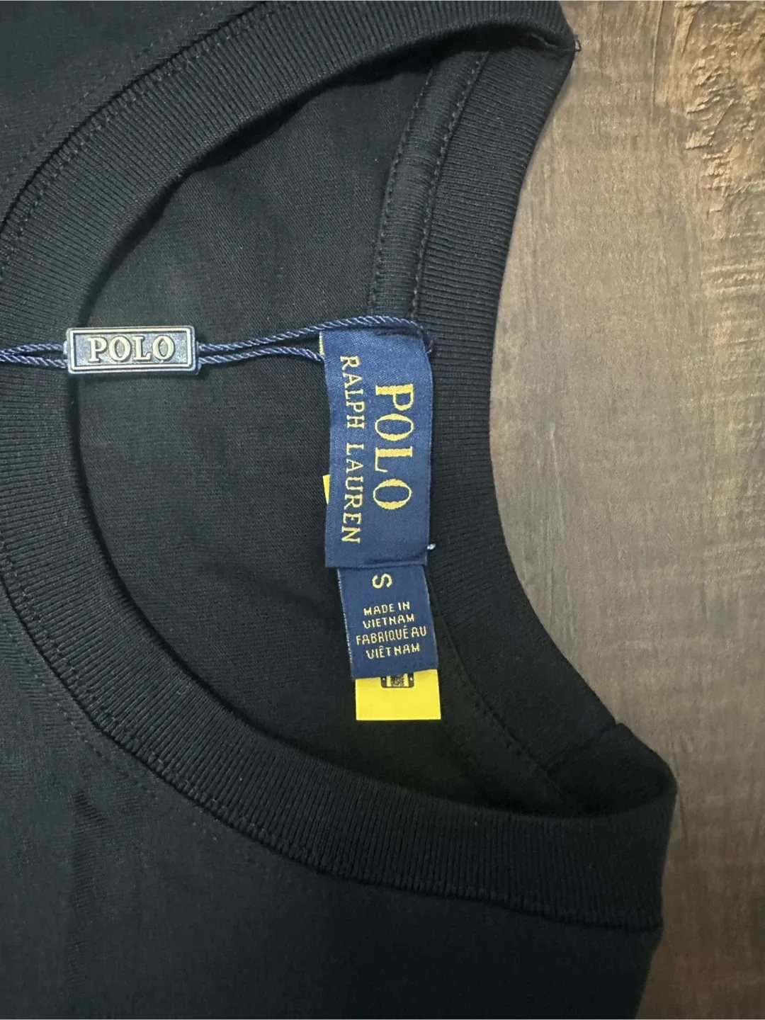 New Ralph Lauren Black T-Shirt - Size S image indicator(4)