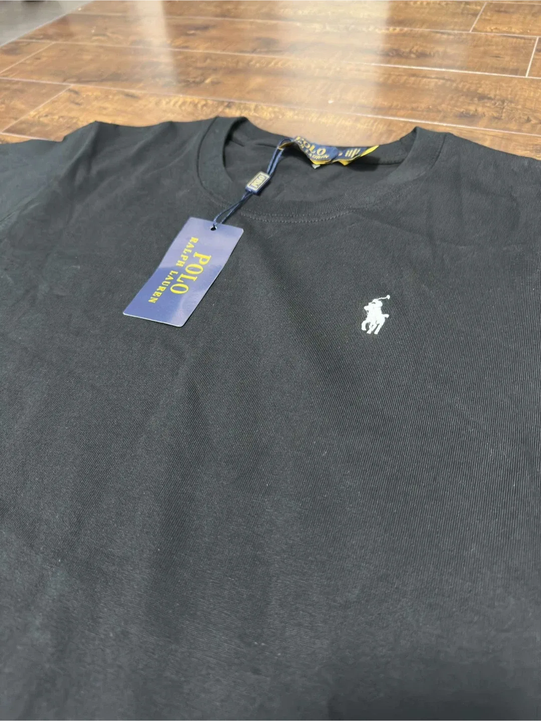 New Ralph Lauren Black T-Shirt - Size S image indicator(3)