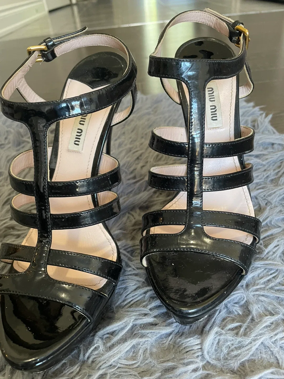 Miu Miu Black Patent Leather Heels image indicator(2)