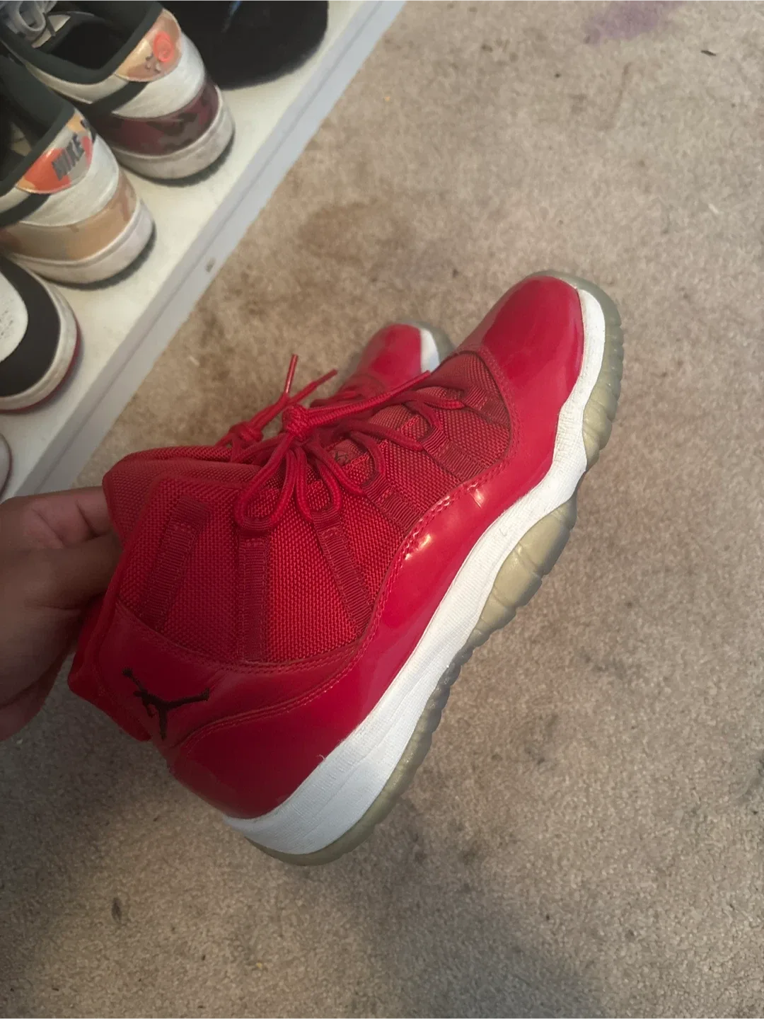 Jordan 11 Retro Red image indicator(2)