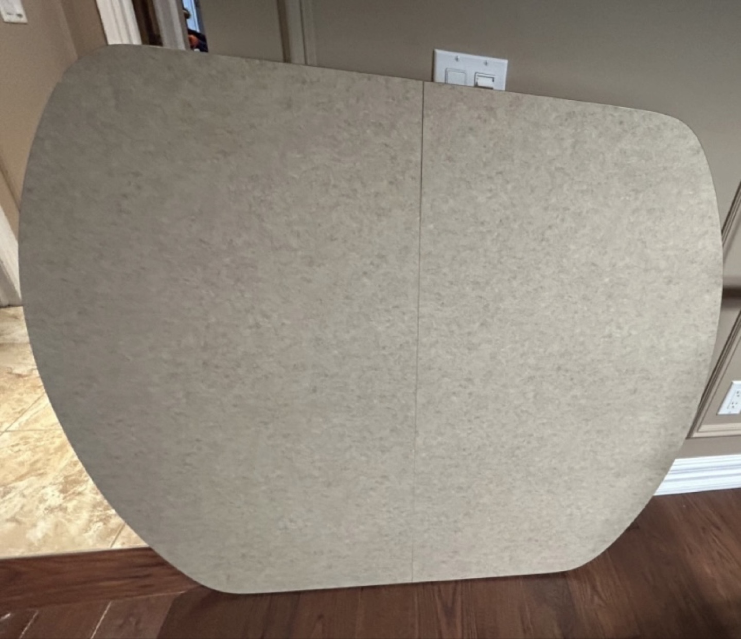 Extendable Kitchen/Dining Table with Legs