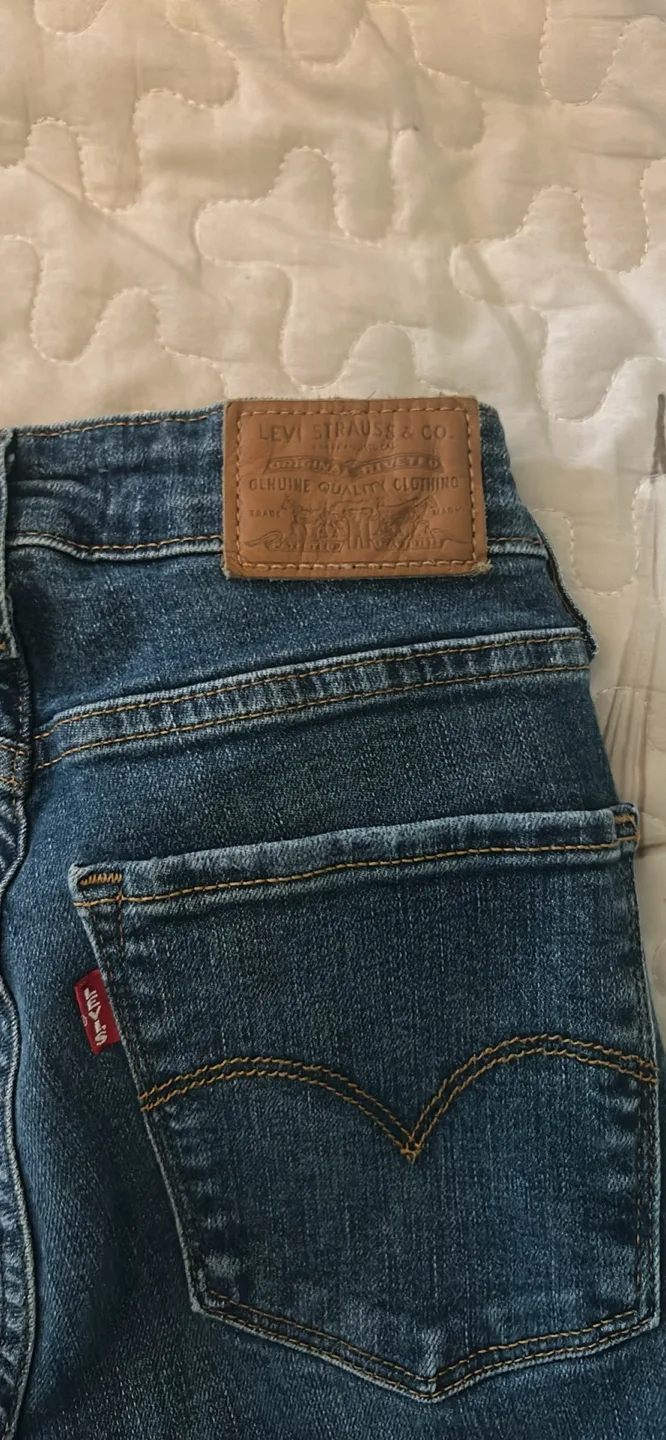Levi's Skinny Jeans, Size 24 image indicator(3)