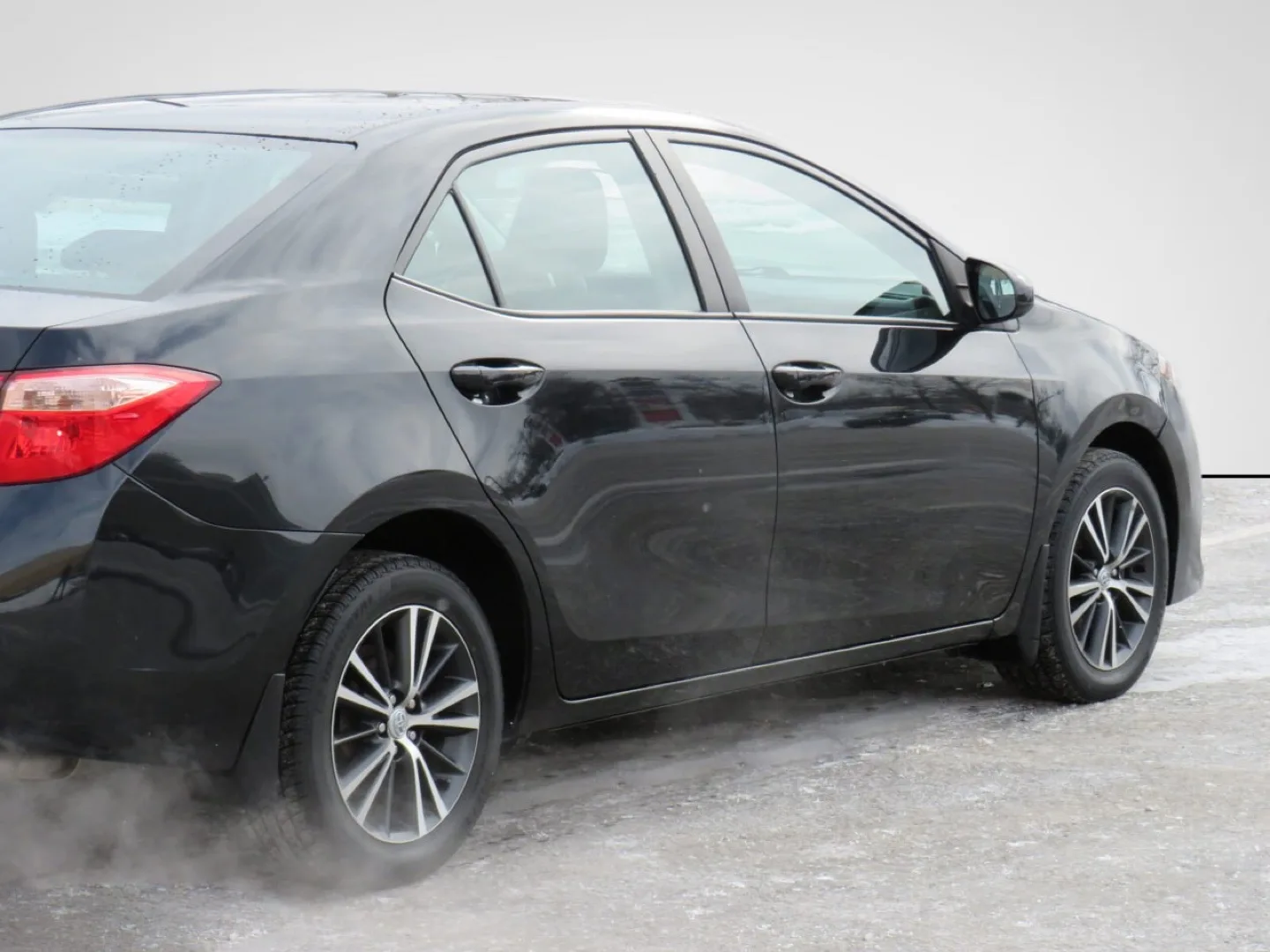 2017 Toyota Corolla - Black Sedan image indicator(3)