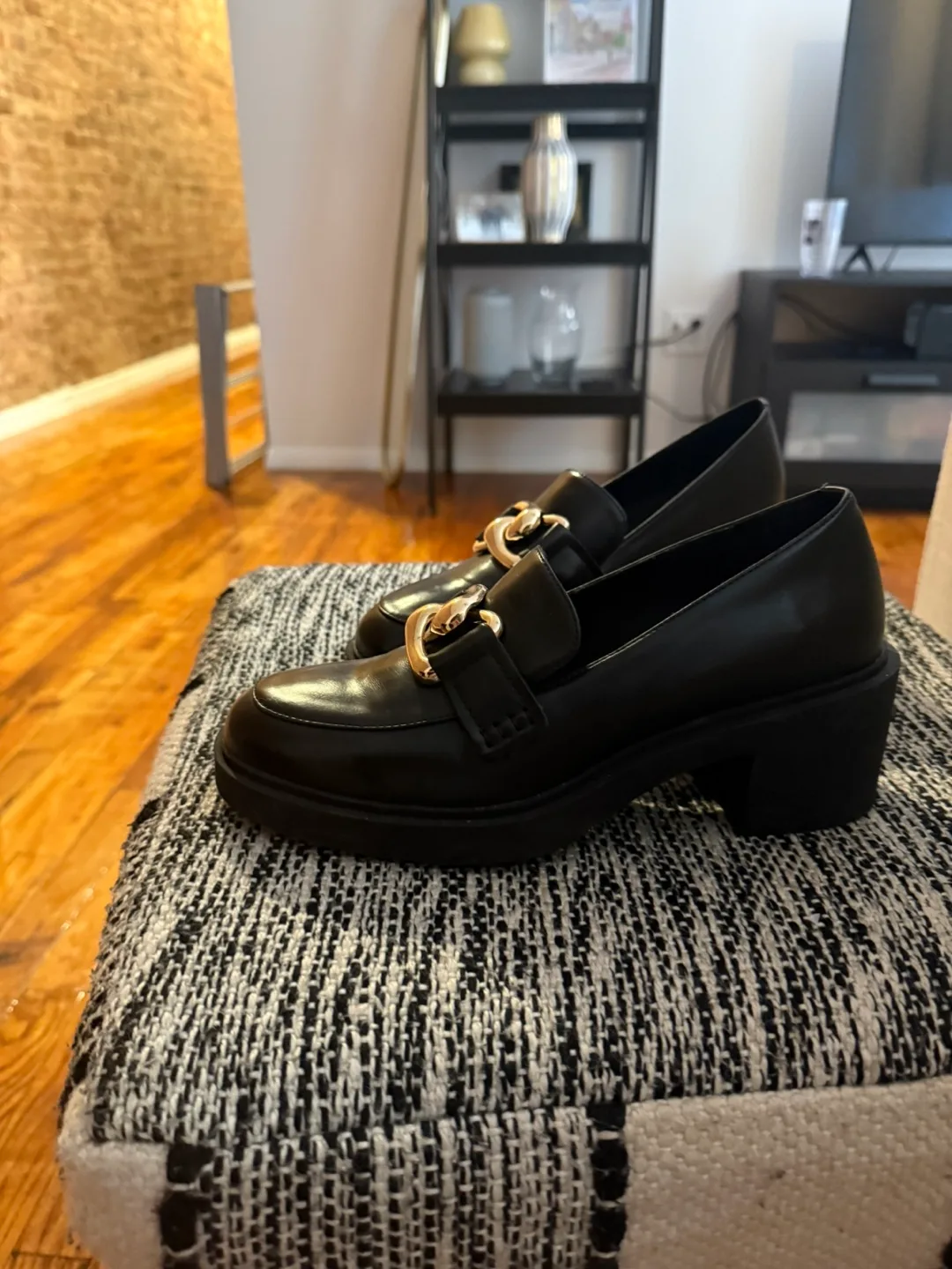 Aerosoles Black Loafers image indicator(2)