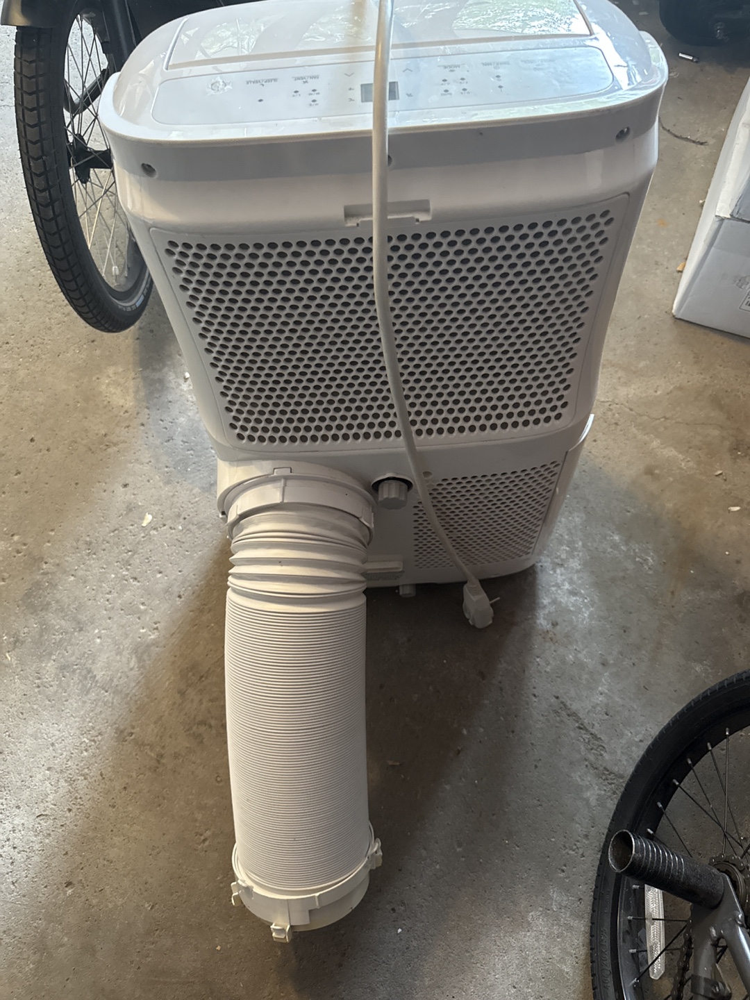 Toshiba Portable Air Conditioner 12000btu - photo 3