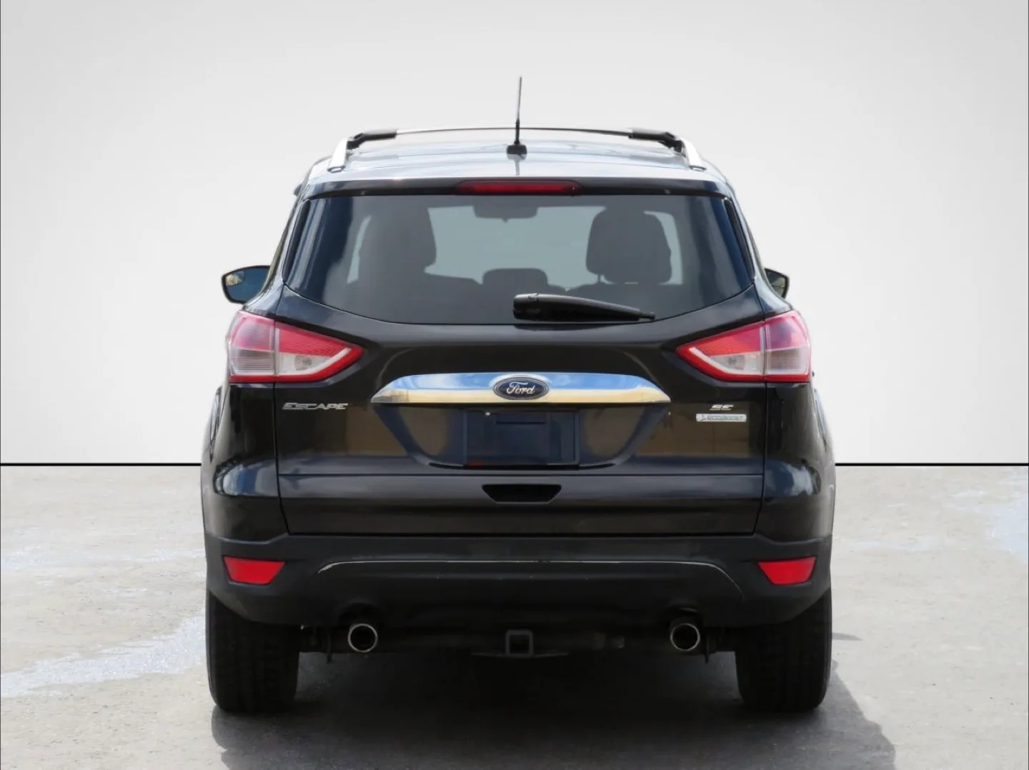 Black Ford Escape SE SUV image indicator(4)