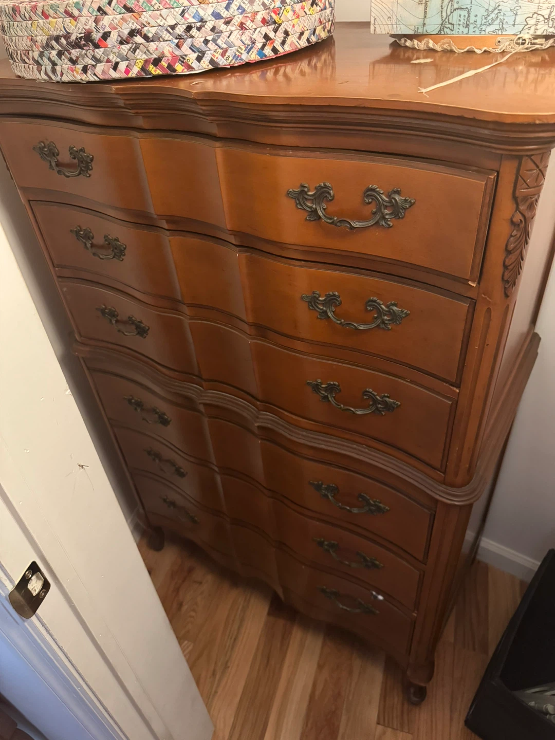 Vintage Brown Wood 6-Drawer Dresser