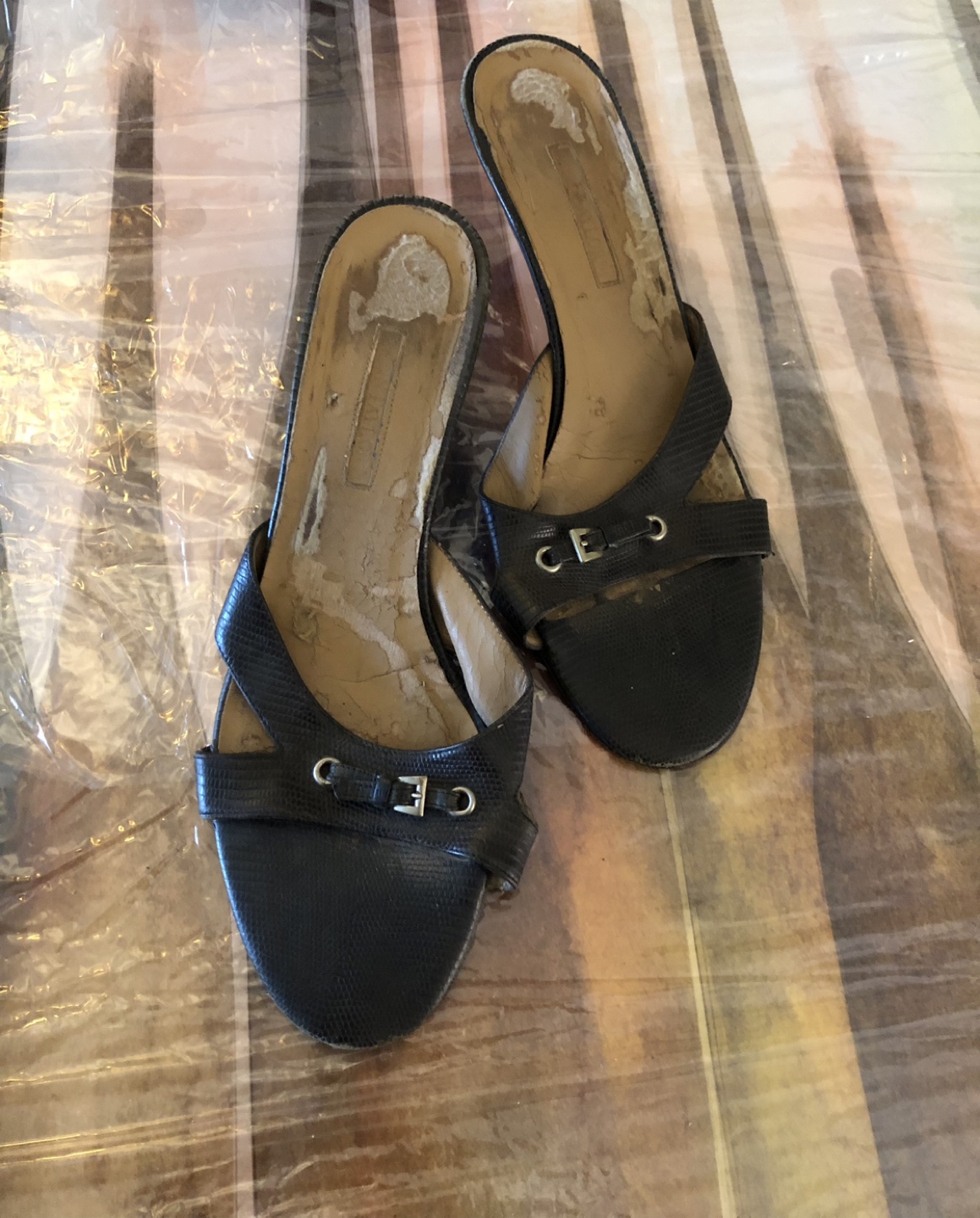 Ann Taylor - Worn Dark Brown Heels - Size 9 - photo 4