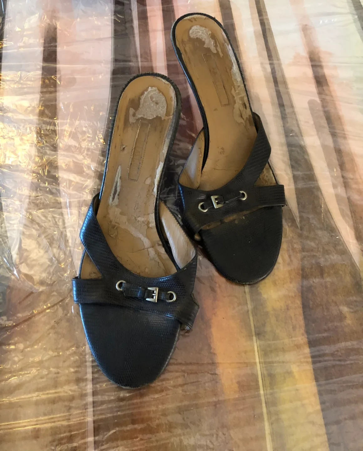 Ann Taylor - Worn Dark Brown Heels - Size 9 image indicator(4)