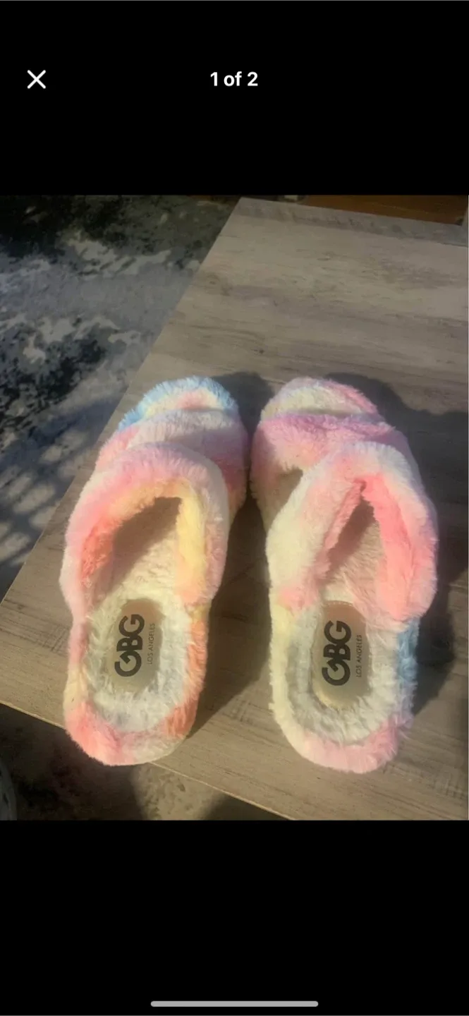 GBG Los Angeles Fuzzy Slippers thumbnail