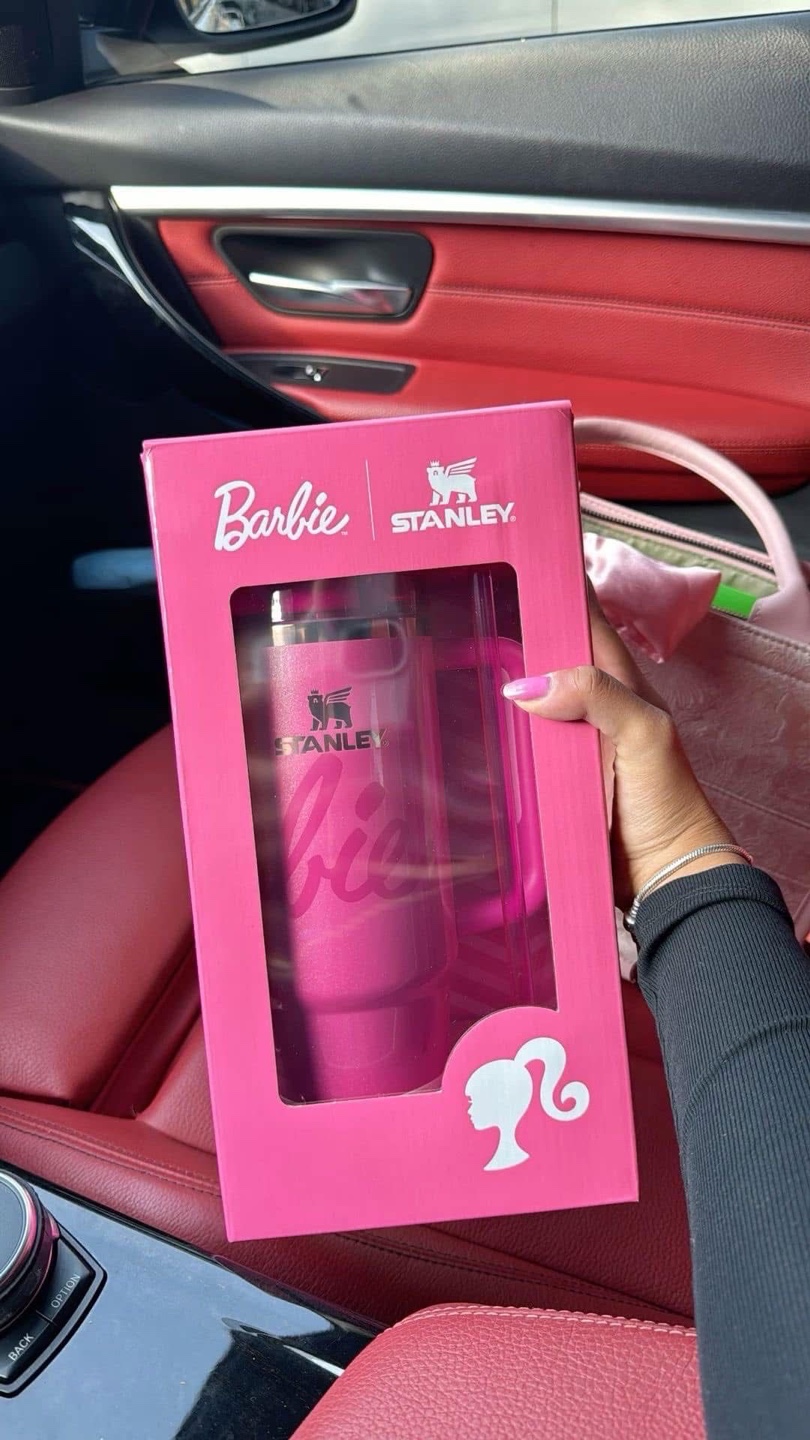 Stanley x Barbie 40 oz Quencher H2.0 Tumbler - New - photo 2