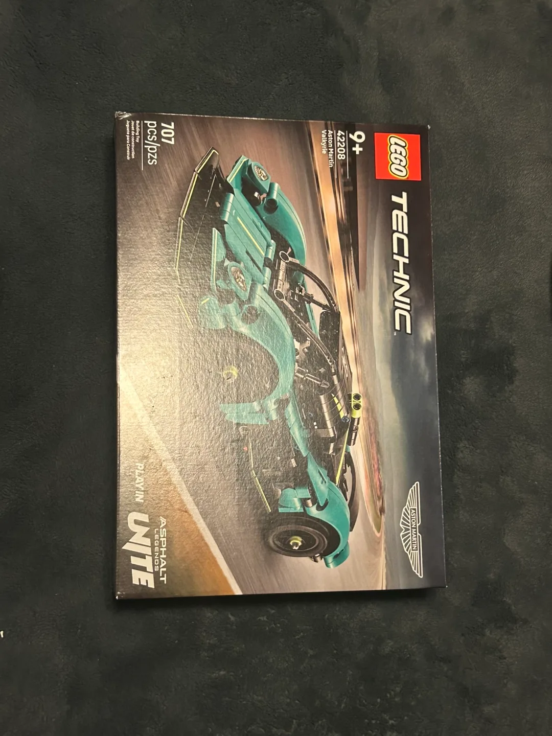 LEGO Technic 42208 Aston Martin Formula 1 Racer thumbnail