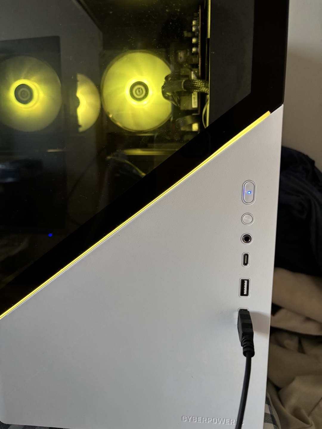 Gaming PC - White (AMD Ryzen 7 8700F/16 - photo 5