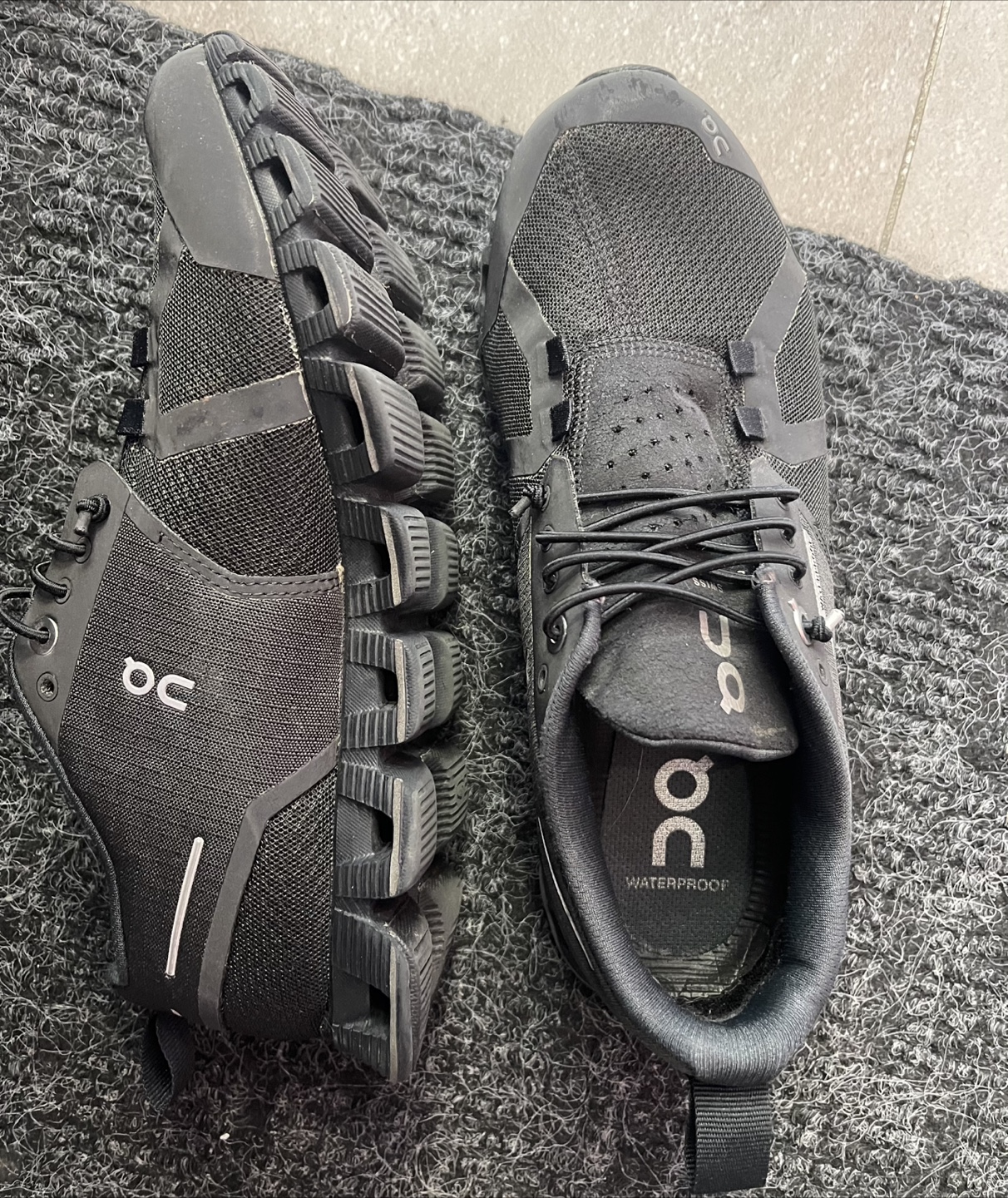 On Cloud Waterproof Black Running Shoes
