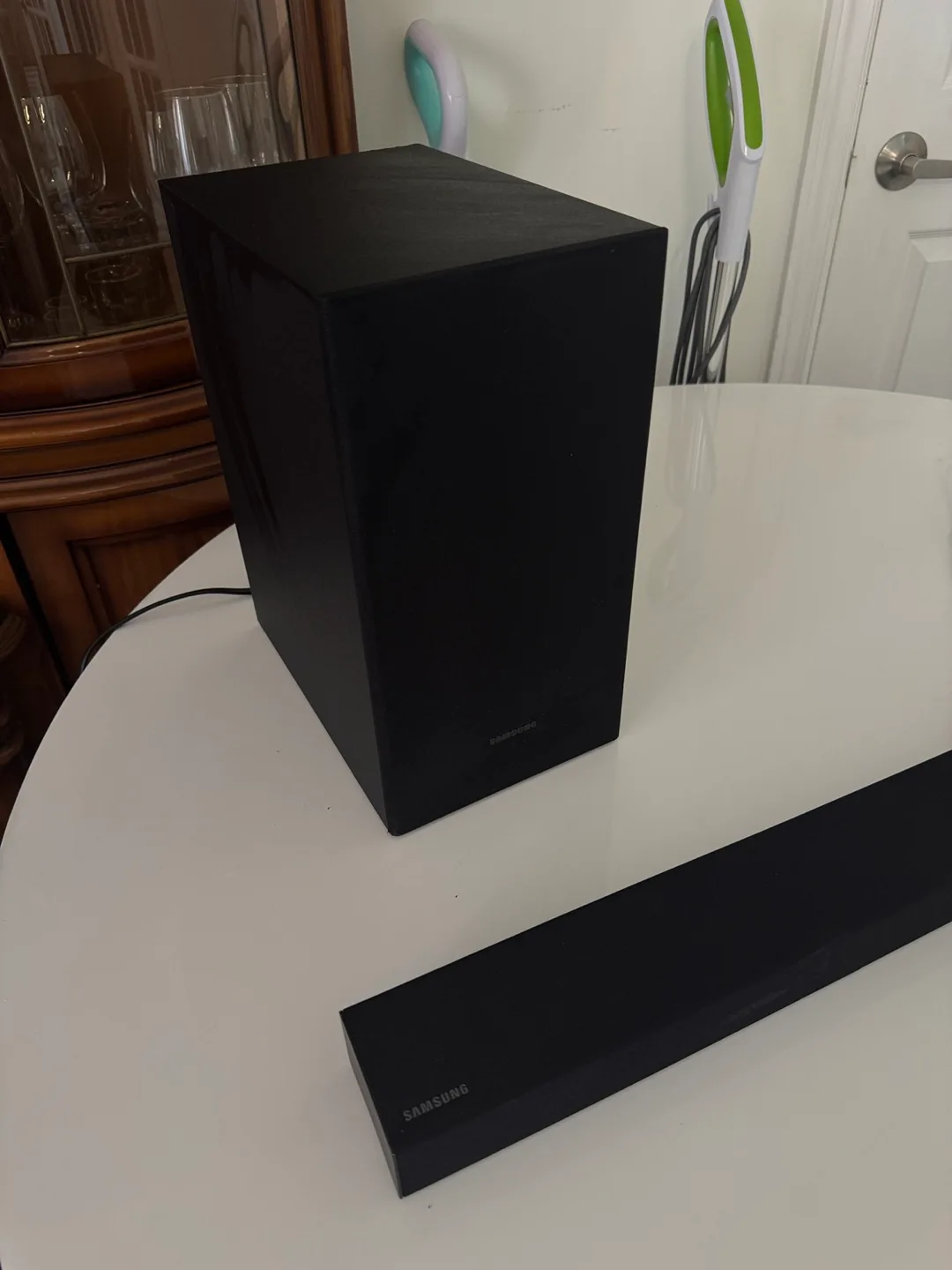 Samsung HW-C450 2.1 Channel Soundbar with Subwoofer image indicator(2)