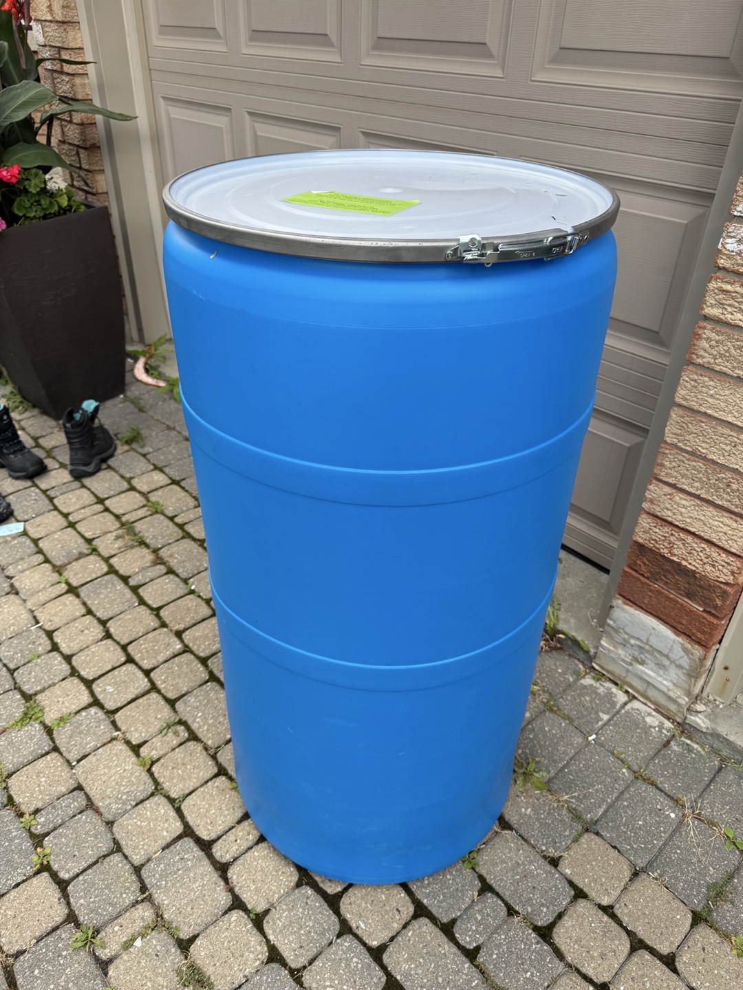 Blue 77 Gallon Plastic Barrel with Lid