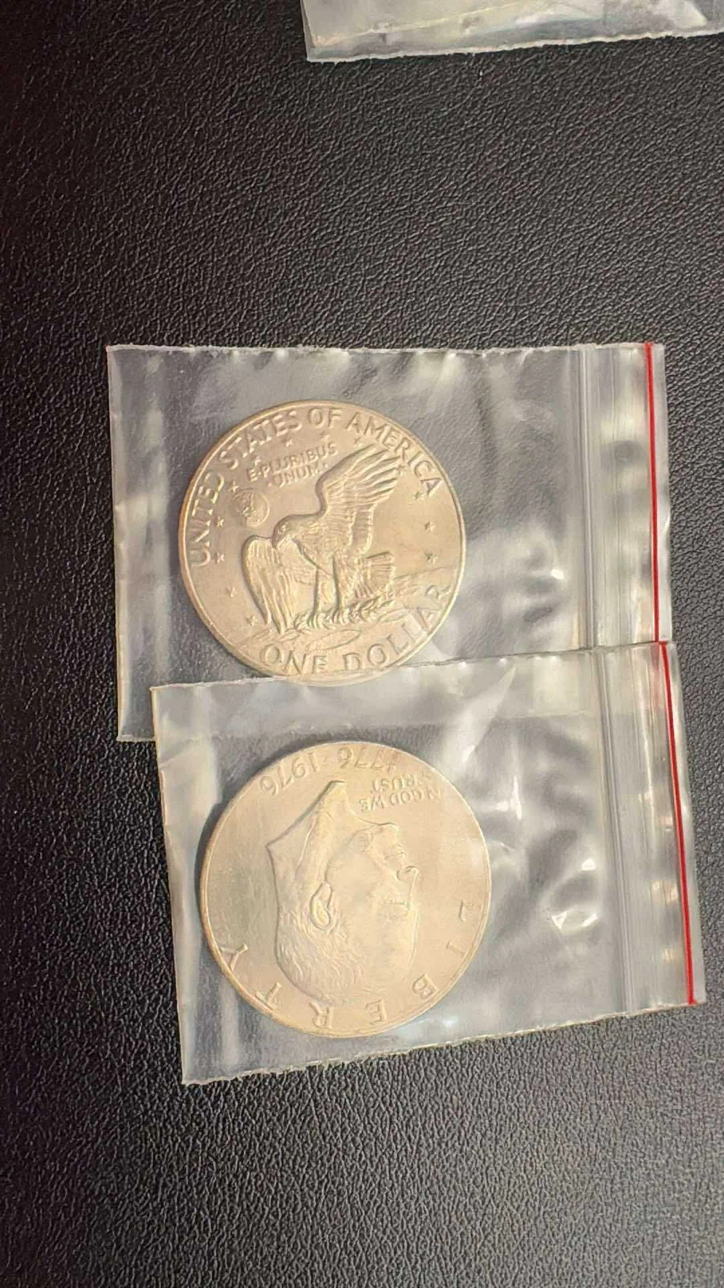 Two 1976 Eisenhower Silver Dollars - photo 2