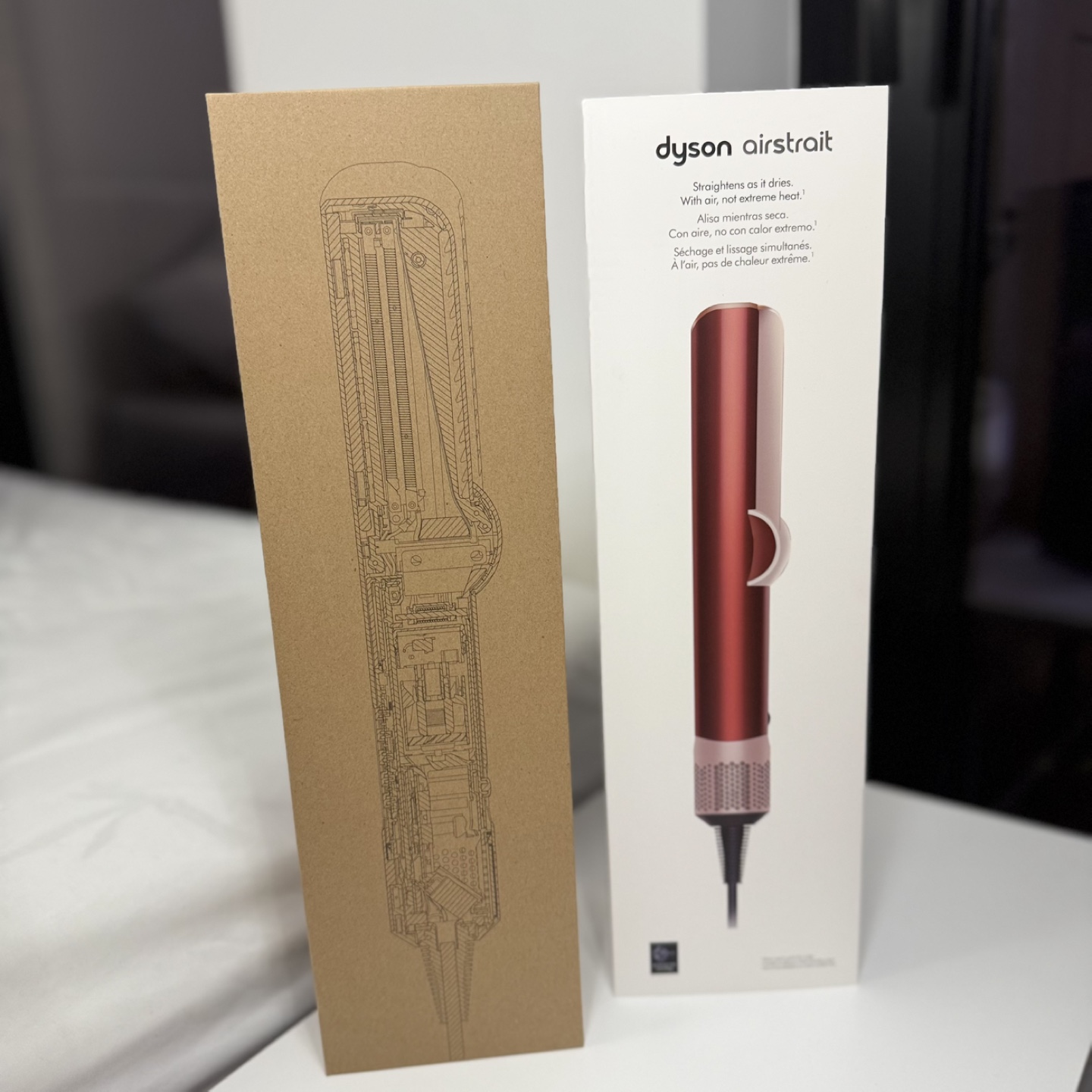 Dyson Airstrait Straightener - New in Box - photo 3