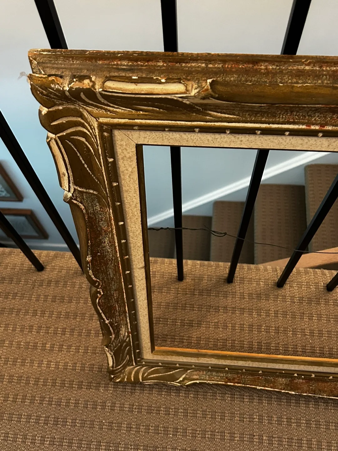 Vintage Gold Picture Frame image indicator(2)