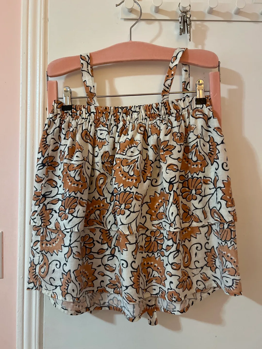 100 % linen Floral Print top - Size M thumbnail