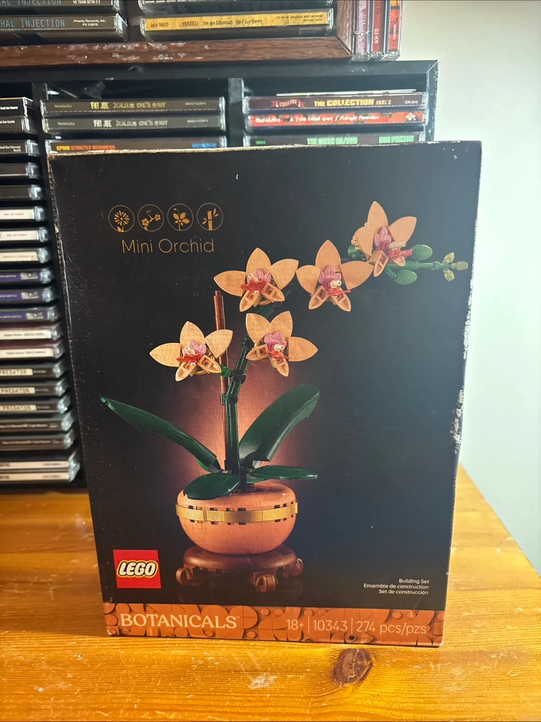 New LEGO Mini Orchid Botanical Set 10343 thumbnail
