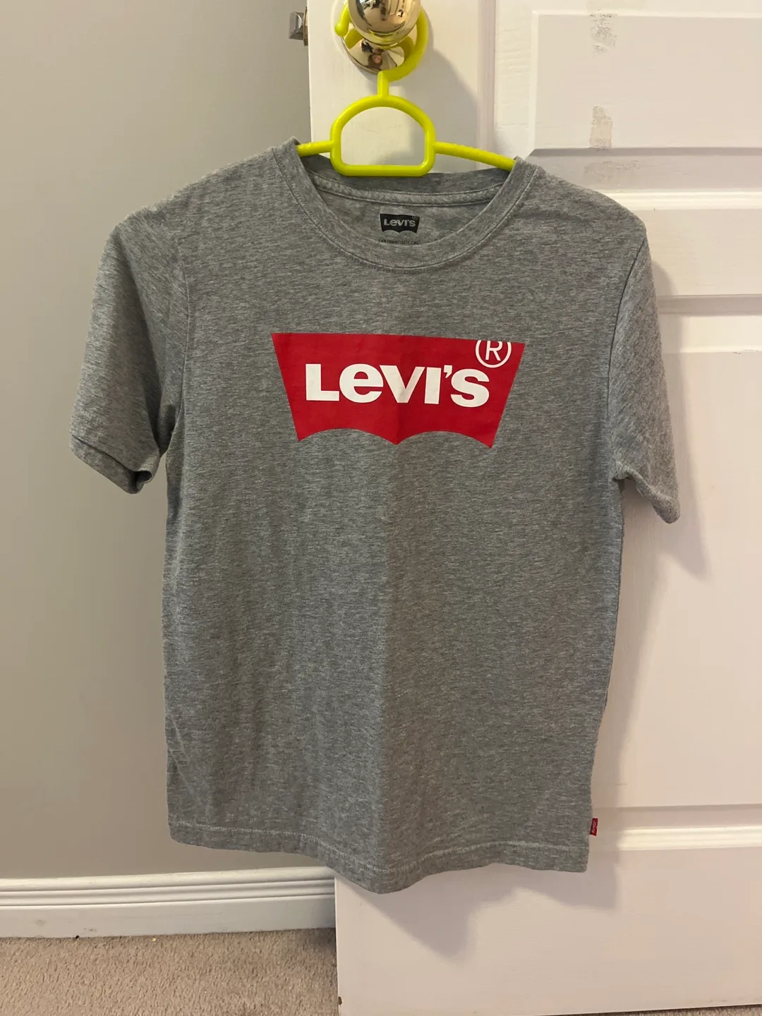 Levi's Grey T-Shirt thumbnail